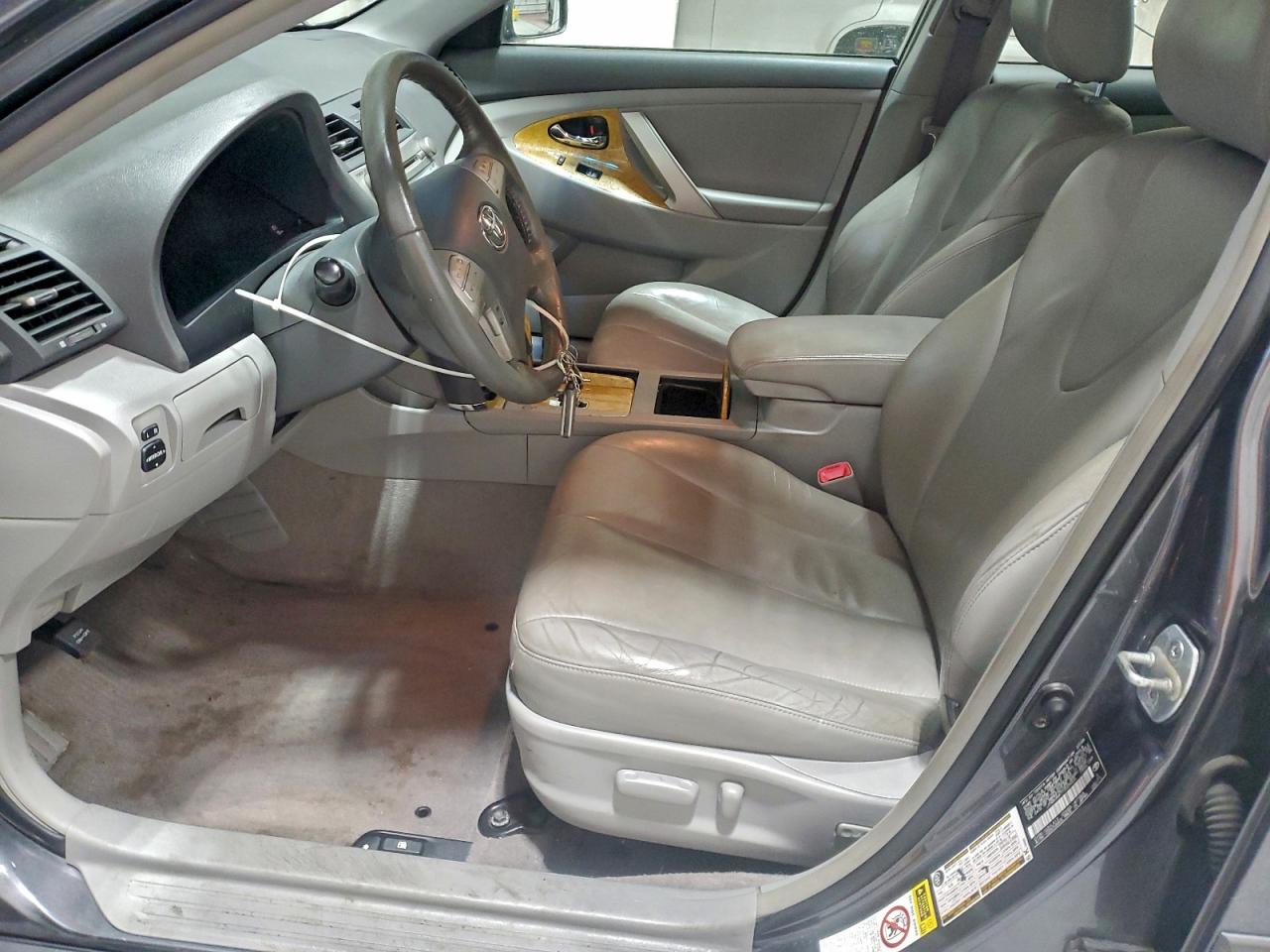 2007 Toyota Camry Le Gray vin: JTNBK46K773009205