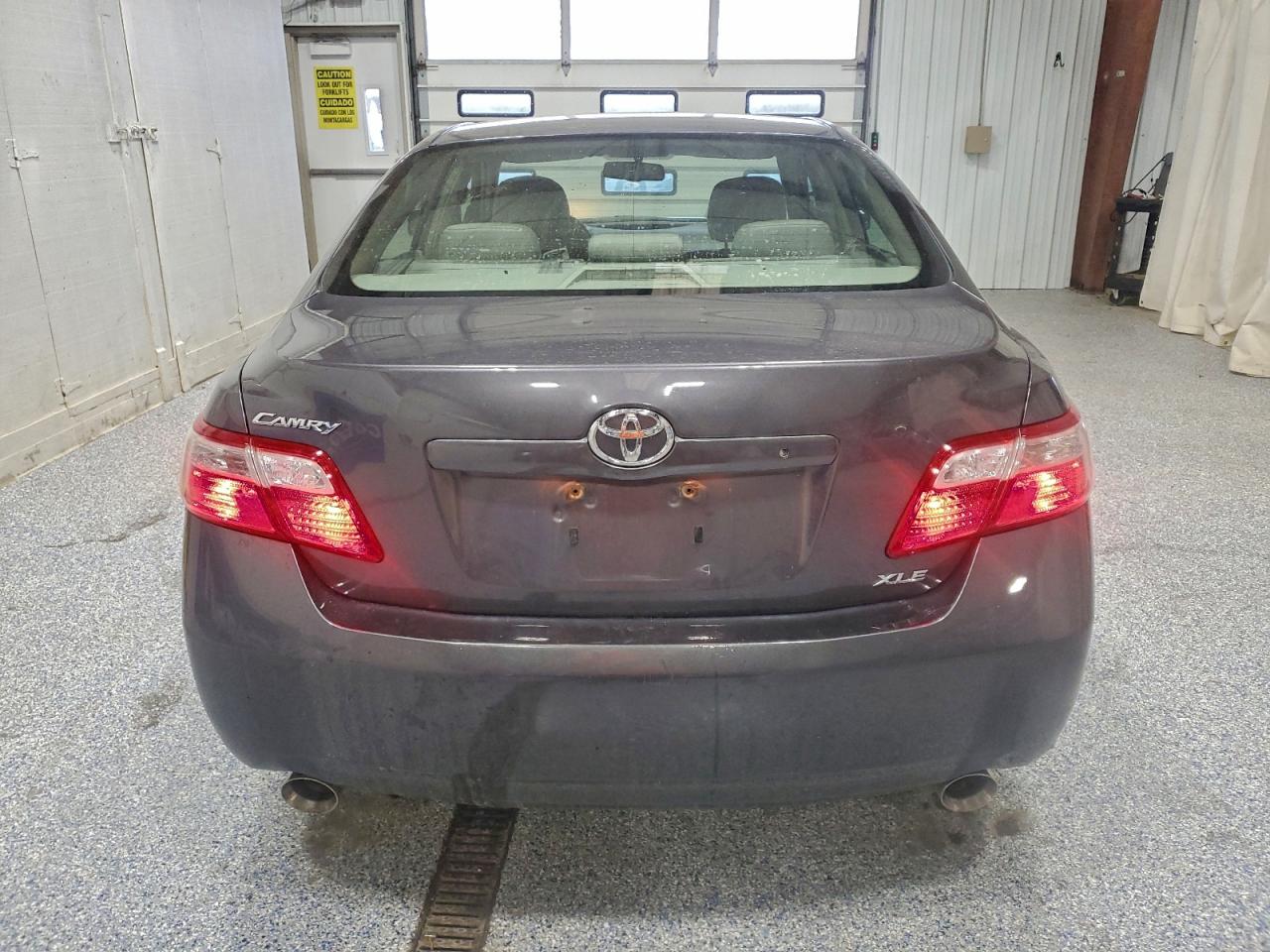 2007 Toyota Camry Le Gray vin: JTNBK46K773009205