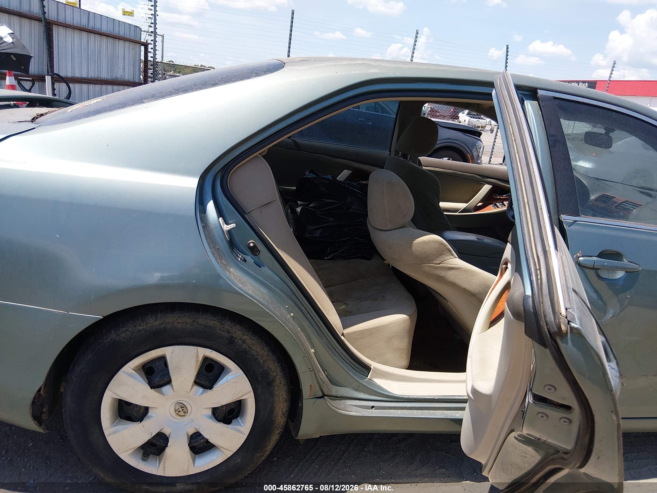 2009 Toyota Camry Le V6 White vin: JTNBK46K893045827