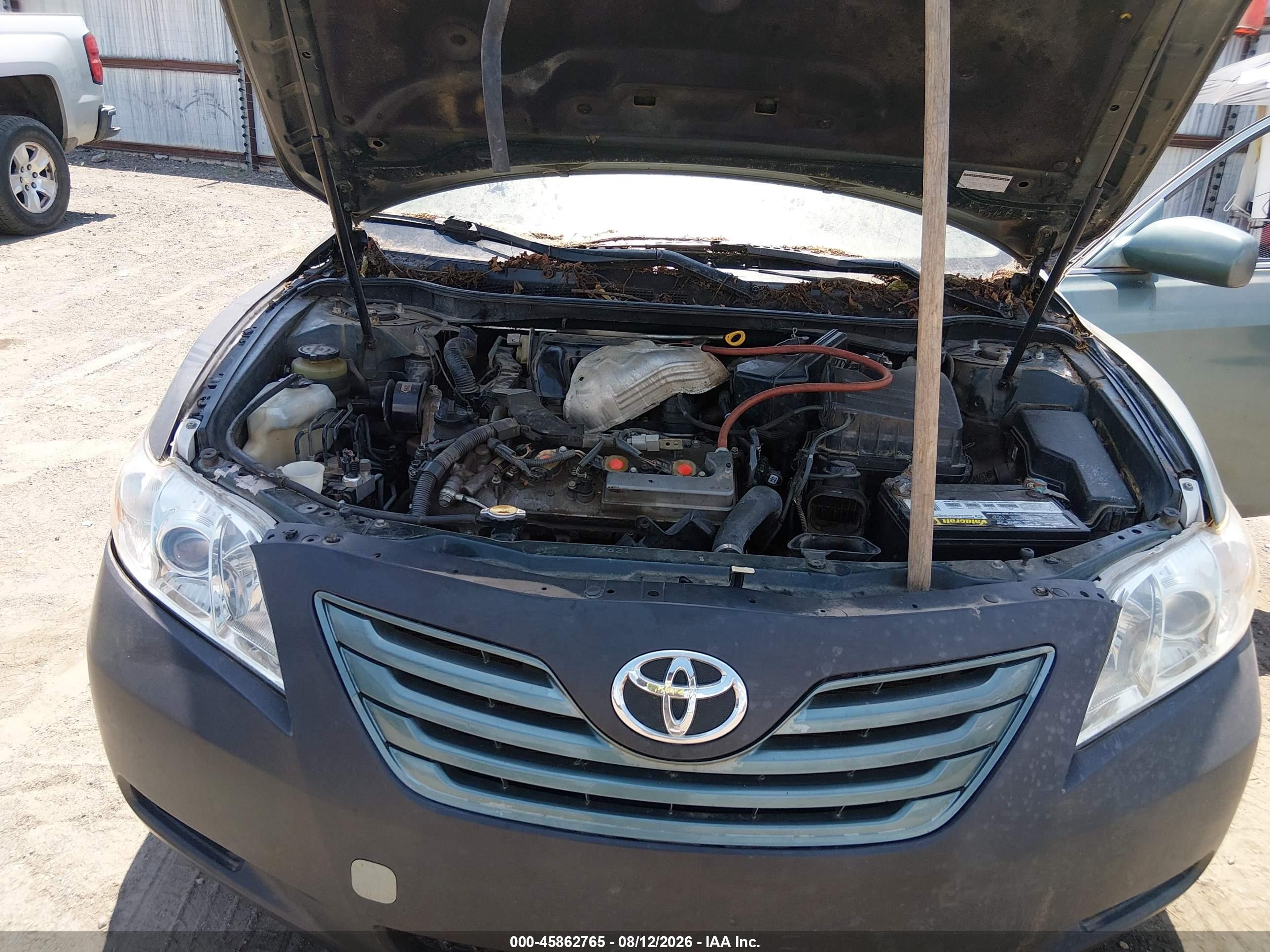 2009 Toyota Camry Le V6 White vin: JTNBK46K893045827