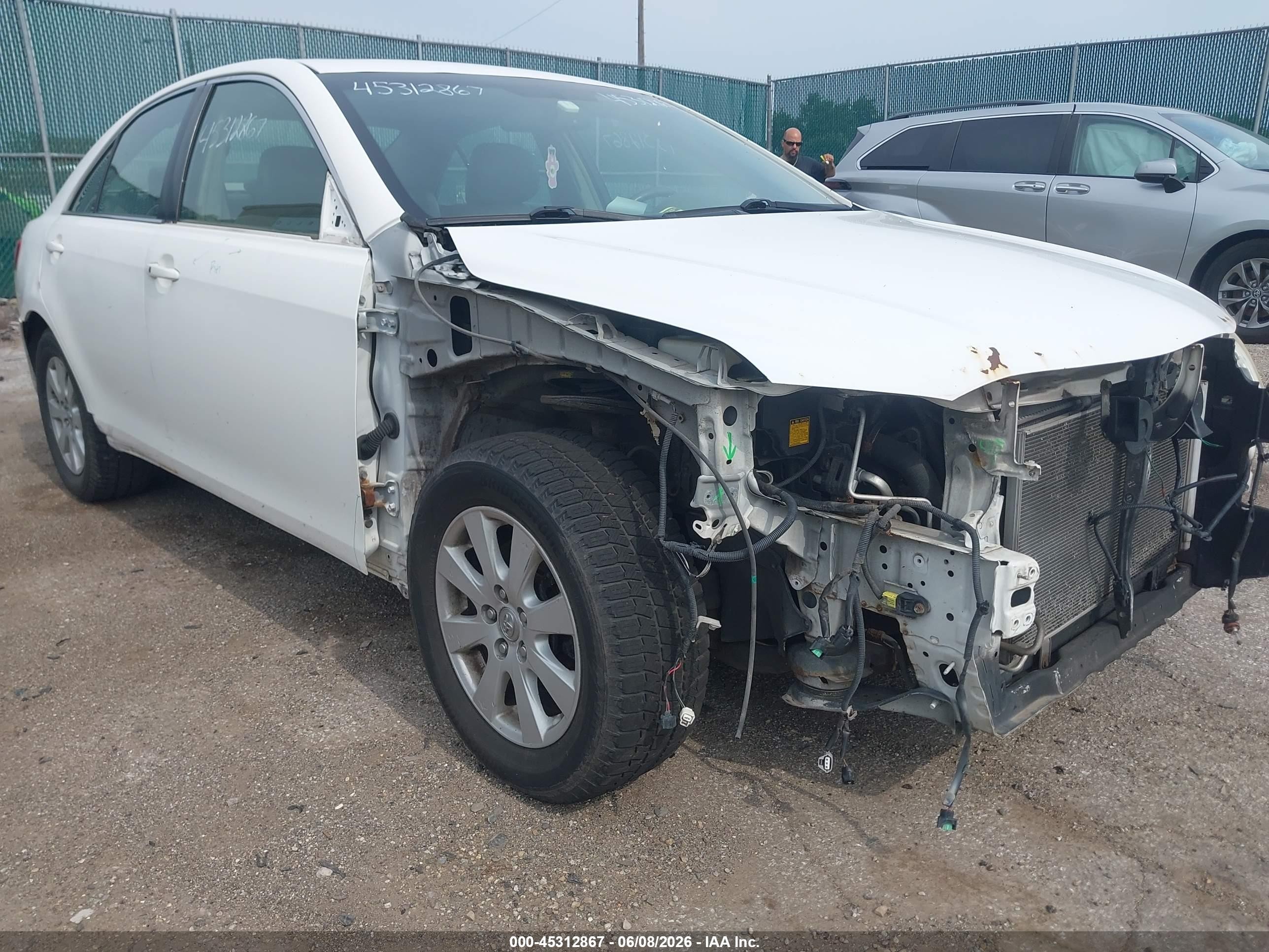 2007 Toyota Camry Xle V6 White vin: JTNBK46K973021629
