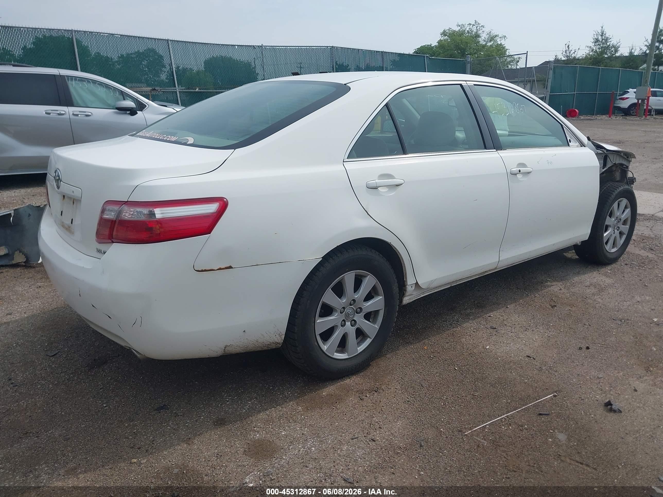 2007 Toyota Camry Xle V6 White vin: JTNBK46K973021629