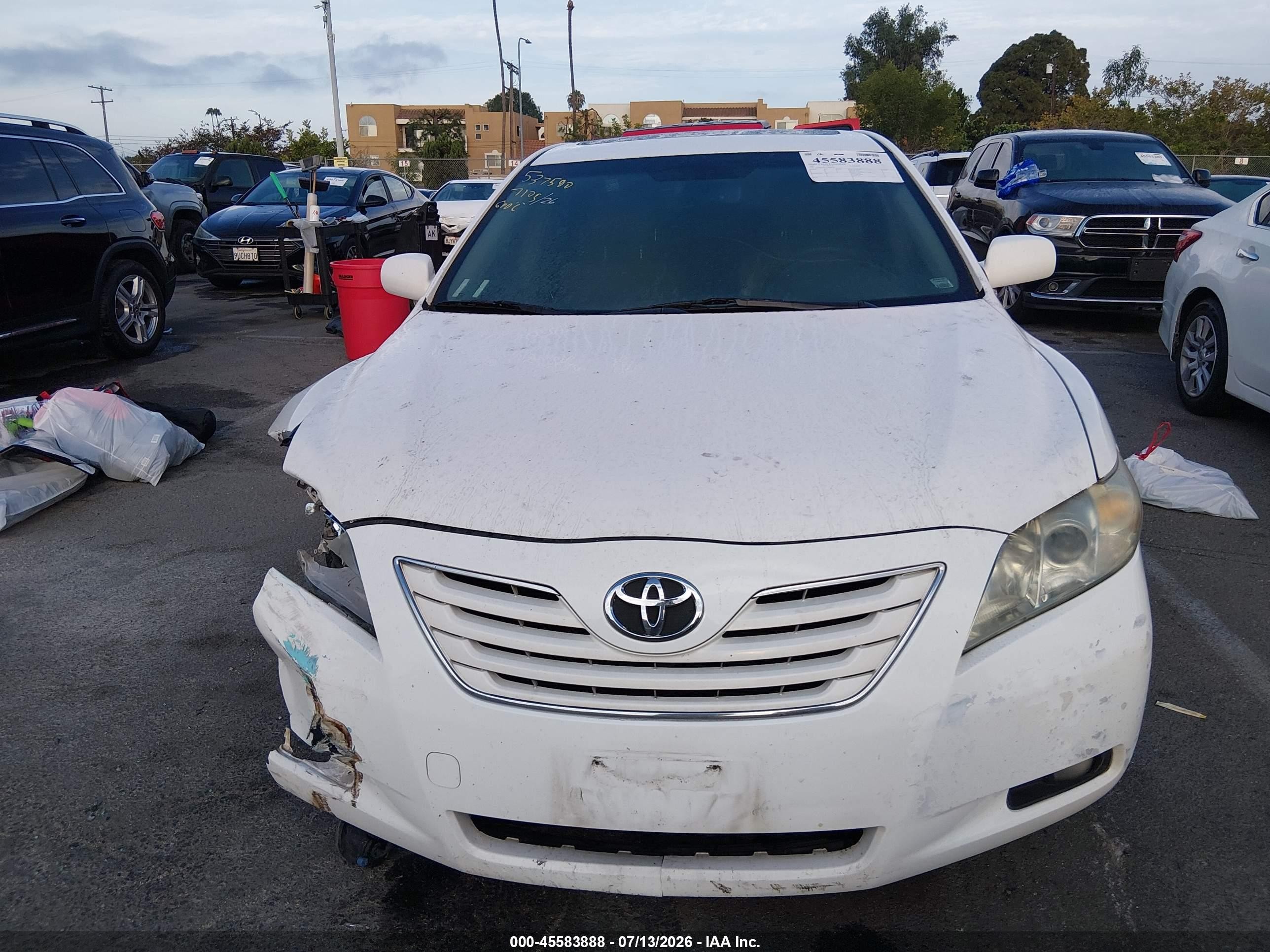 2007 Toyota Camry Xle V6 White vin: JTNBK46KX73008386