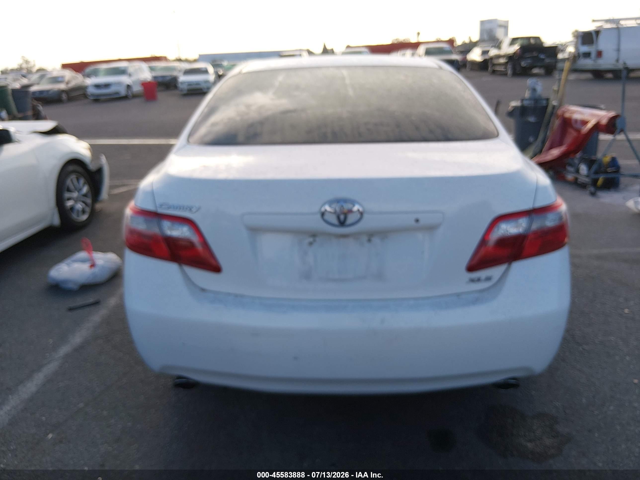 2007 Toyota Camry Xle V6 White vin: JTNBK46KX73008386