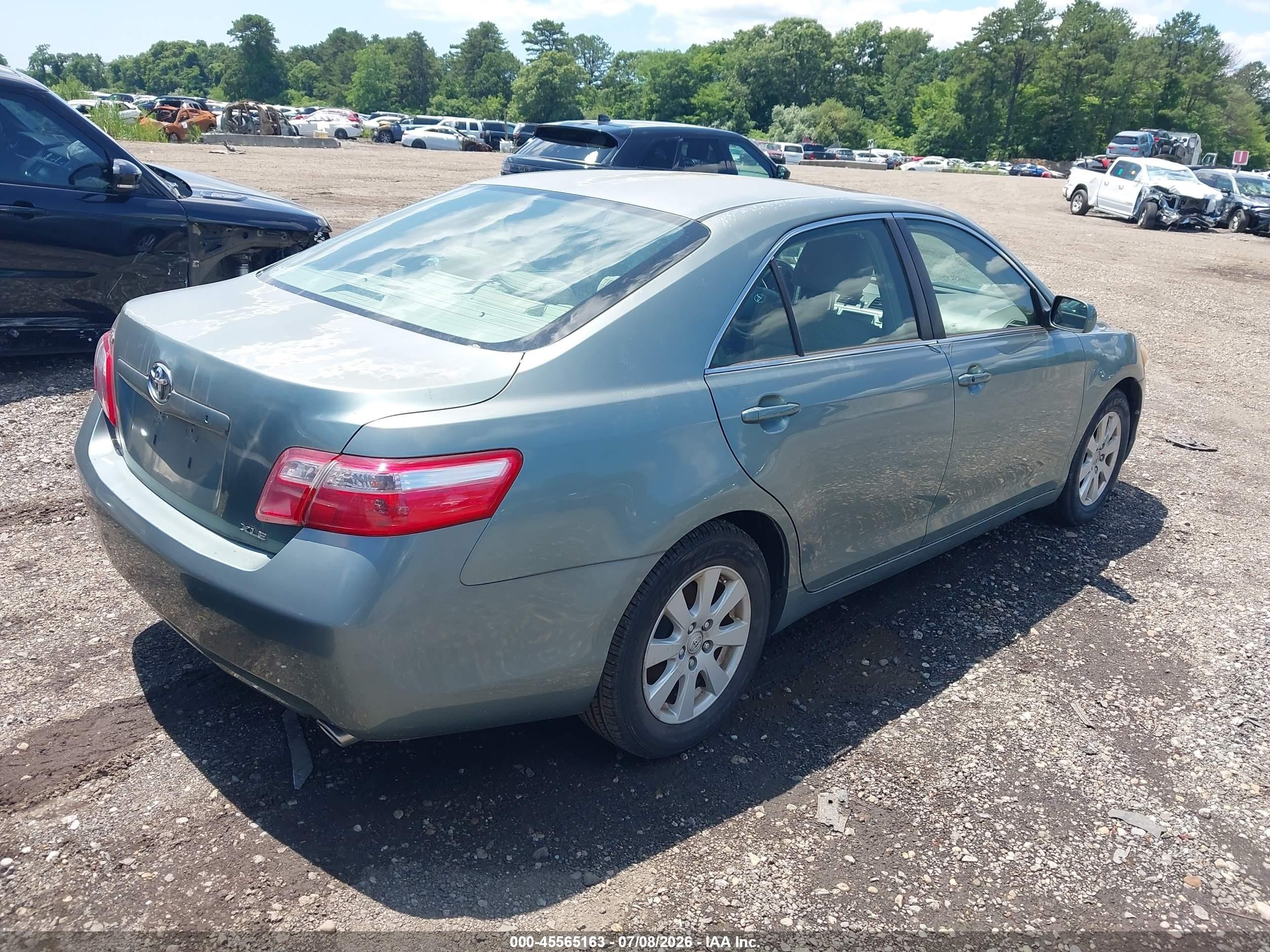 2007 Toyota Camry Le/xle/se Green vin: JTNBK46KX73014978