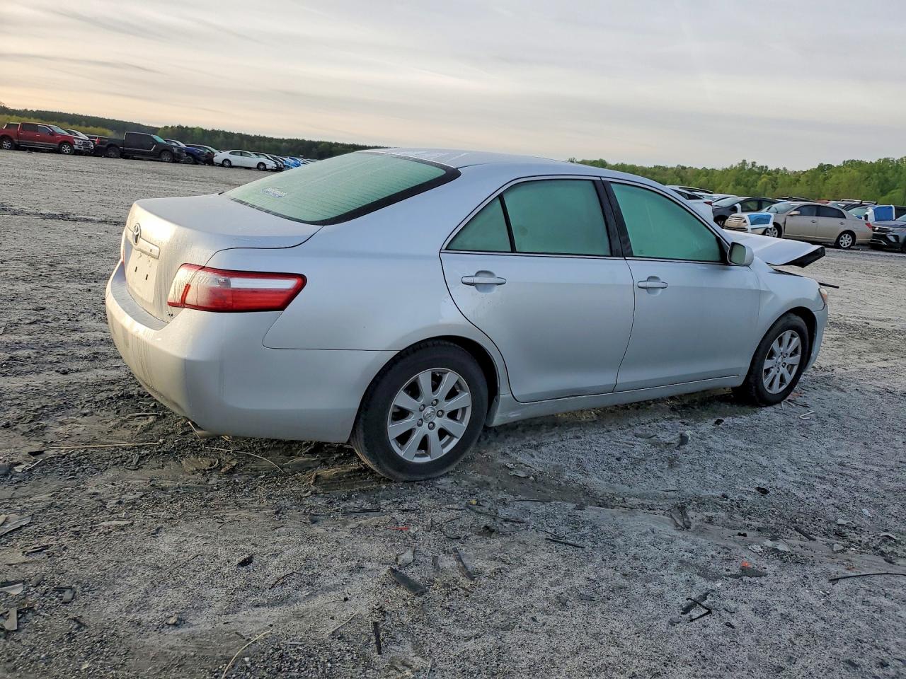 2007 Toyota Camry Xle V6 Silver vin: JTNBK46KX73017976