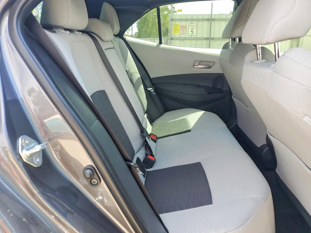 2025 Toyota Corolla Hatchback Se Gray vin: JTND4MBE1S3251600