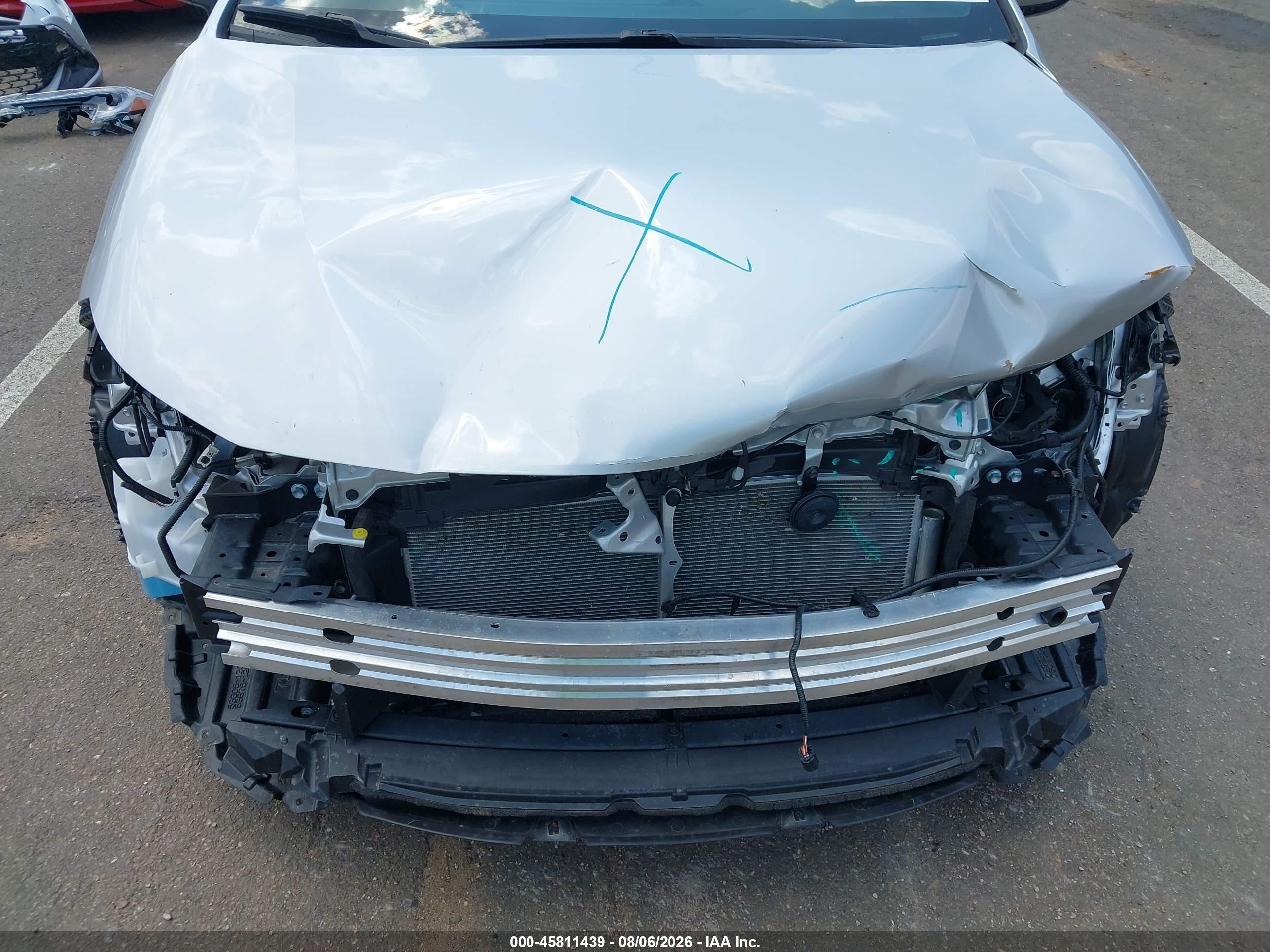 2025 Toyota Corolla Se Серебряный vin: JTND4MBE1S3252827