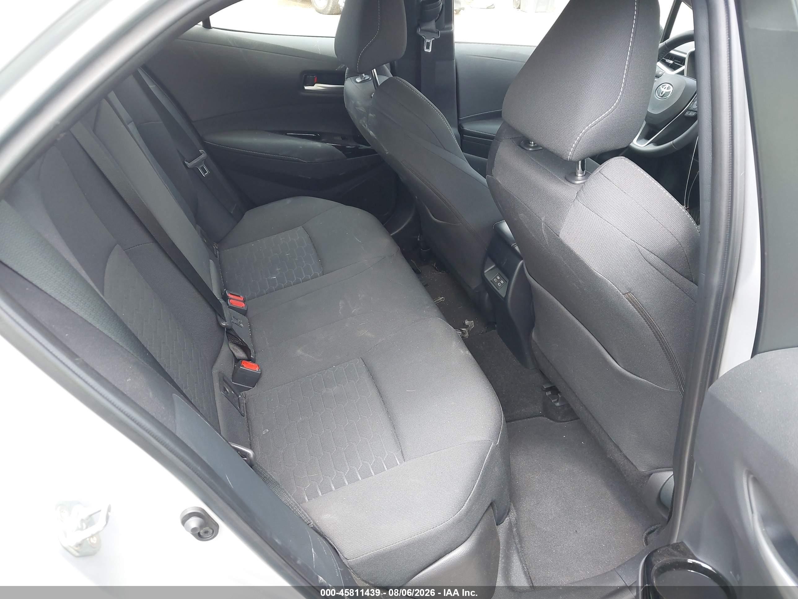 2025 Toyota Corolla Se Серебряный vin: JTND4MBE1S3252827