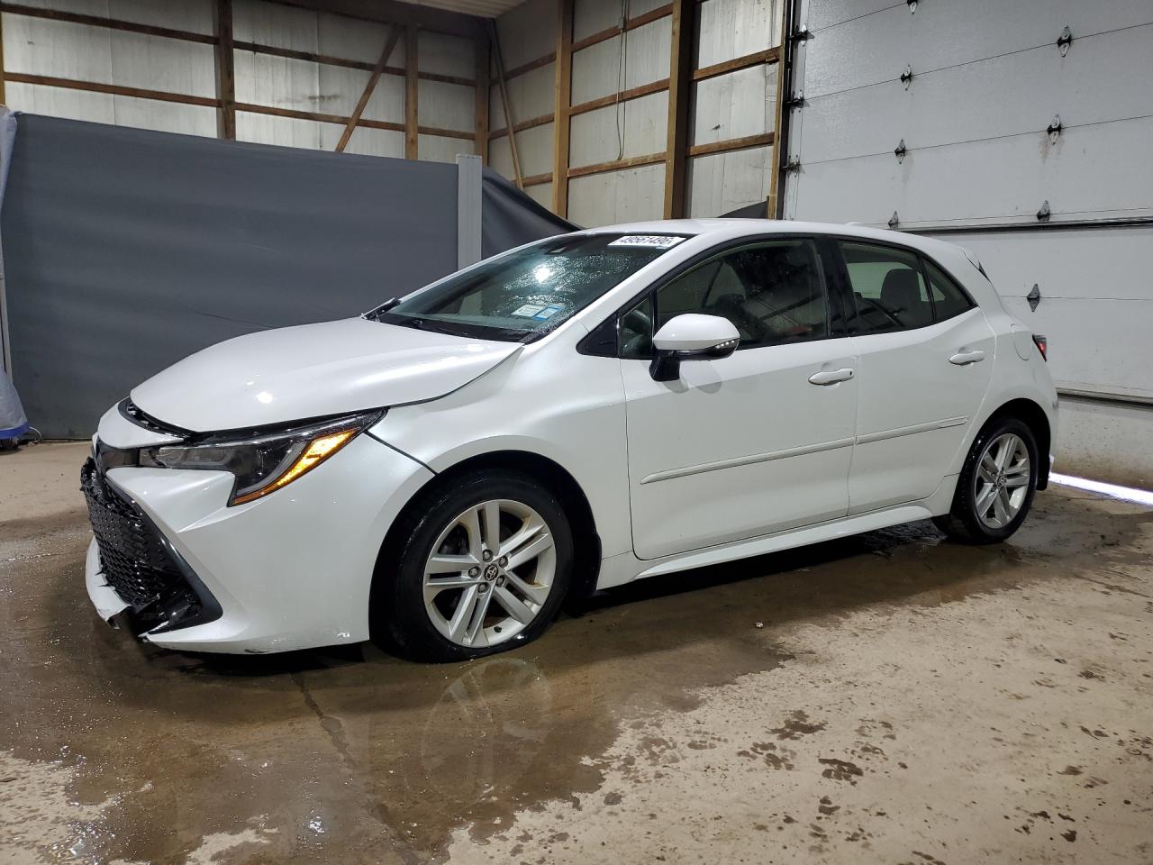 2021 Toyota Corolla Hatchback Se White vin: JTND4MBE3M3131638 Damage: Left Front Tire, Flat, Repair Required