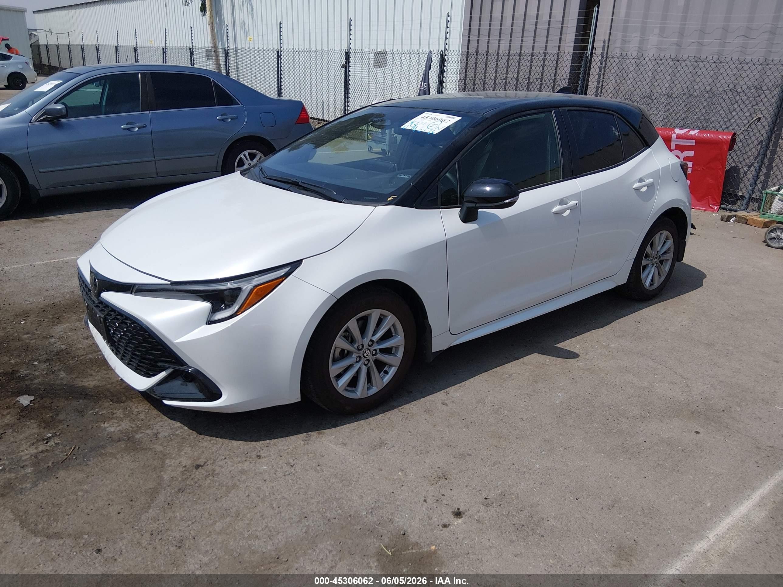 2025 Toyota Corolla Se Белый vin: JTND4MBE3S3247953