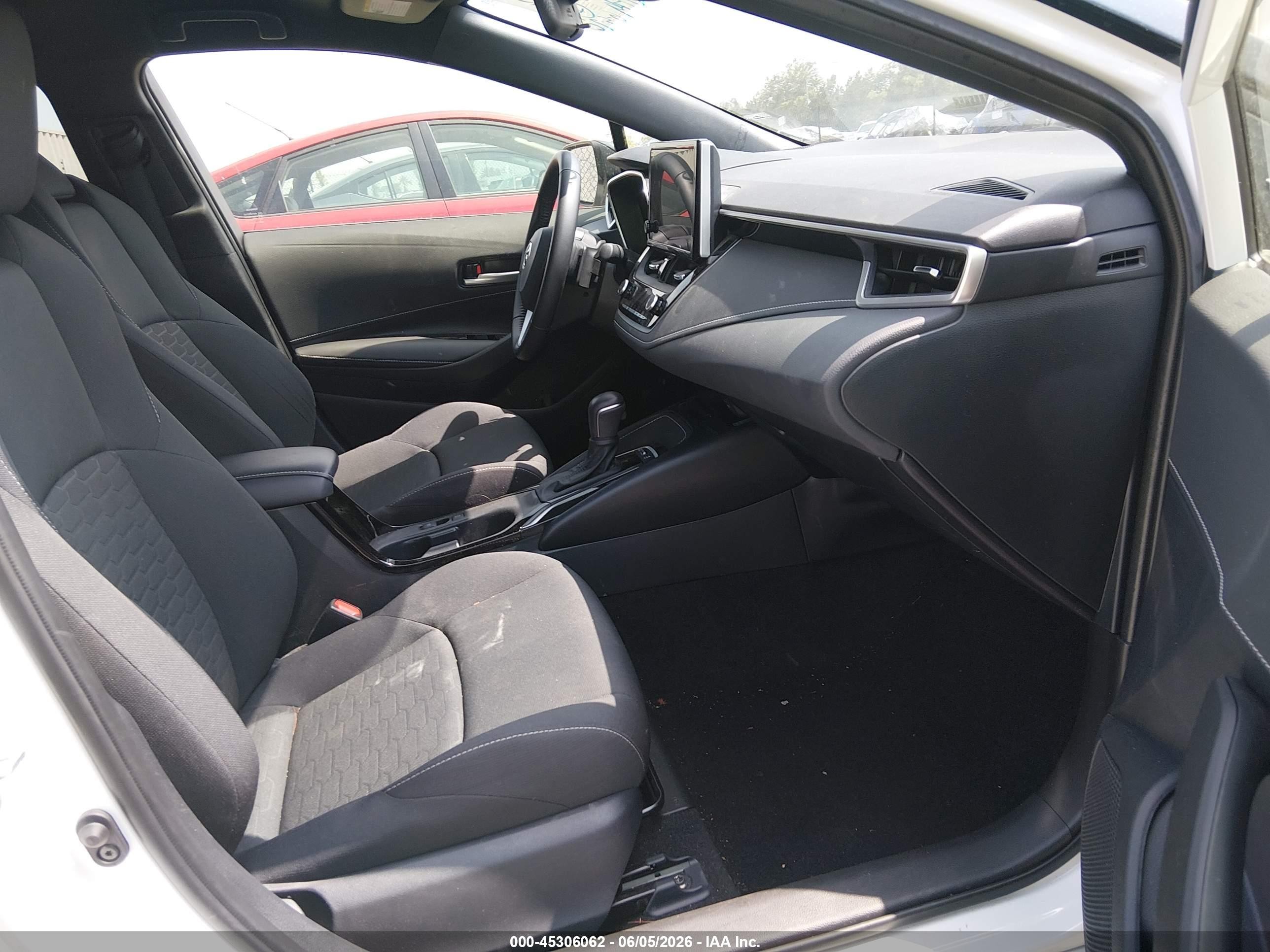 2025 Toyota Corolla Se Белый vin: JTND4MBE3S3247953