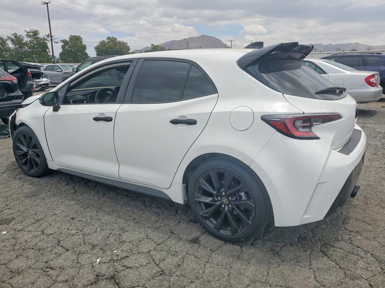 2022 Toyota Corolla Hatchback Se Nightshade Edition White vin: JTND4MBE5N3181331