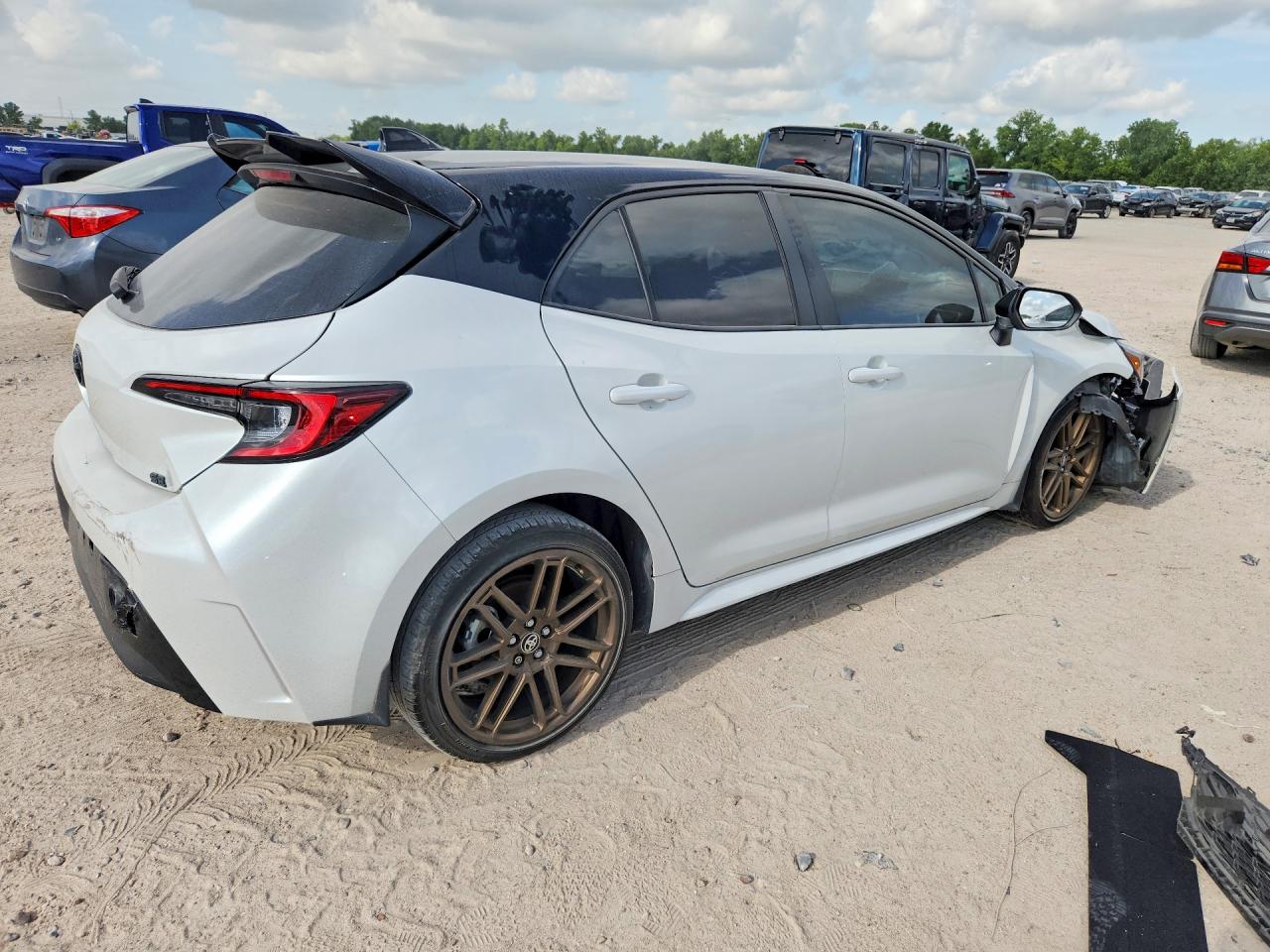 2025 Toyota Corolla Hatchback Nightshade White vin: JTND4MBE7S3237071