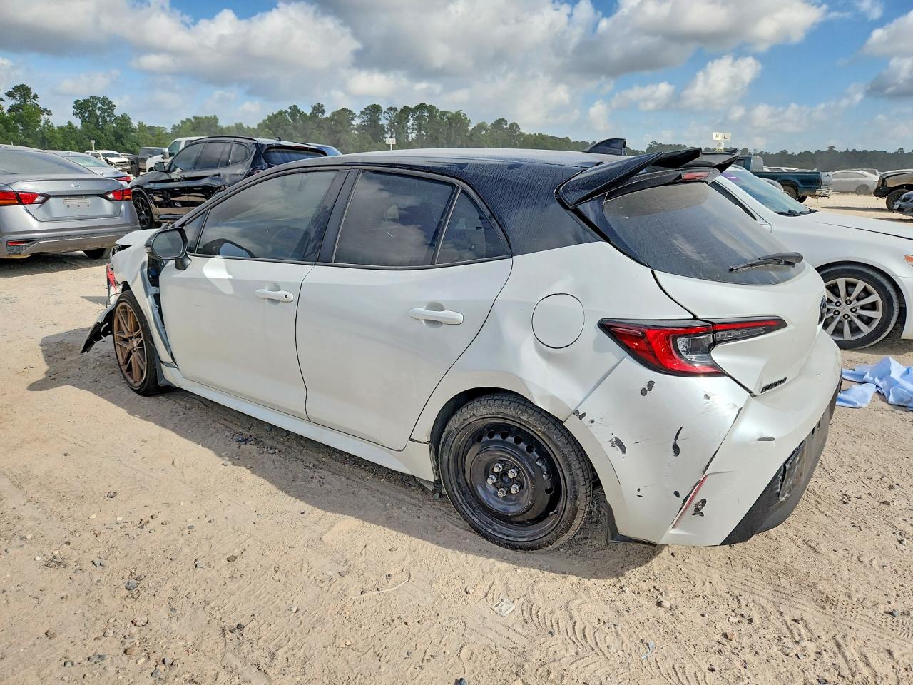 2025 Toyota Corolla Hatchback Nightshade White vin: JTND4MBE7S3237071