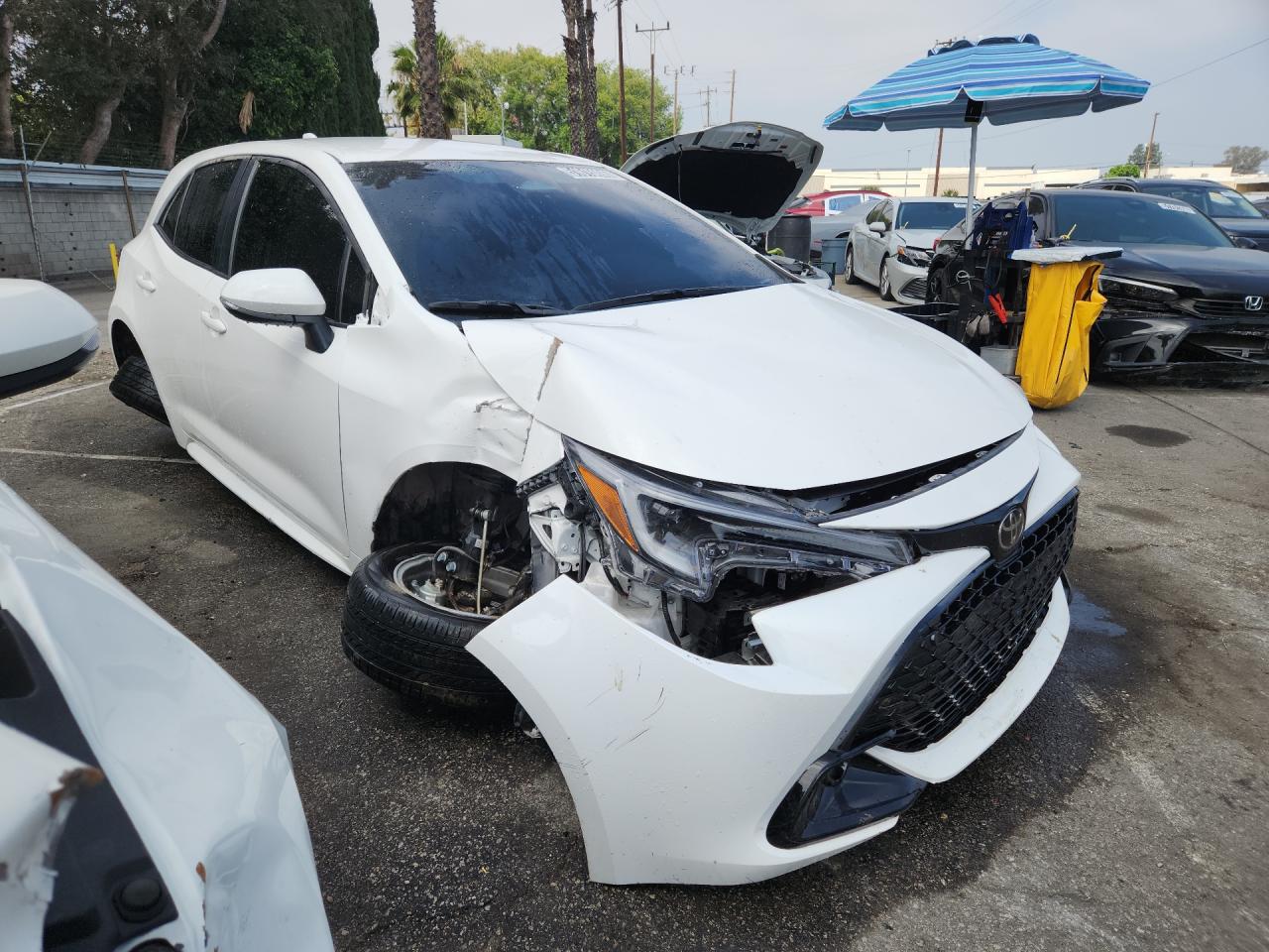 2025 Toyota Corolla Hatchback Se Белый vin: JTND4MBE8S3243493 Damage: Right Head Lamp, Broken, Replacement Required