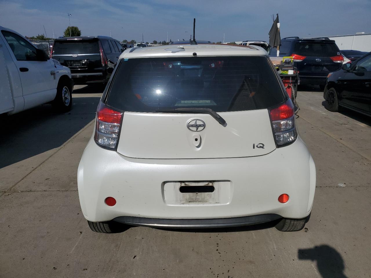 2012 Toyota Scion Iq White vin: JTNJJXB00CJ013977