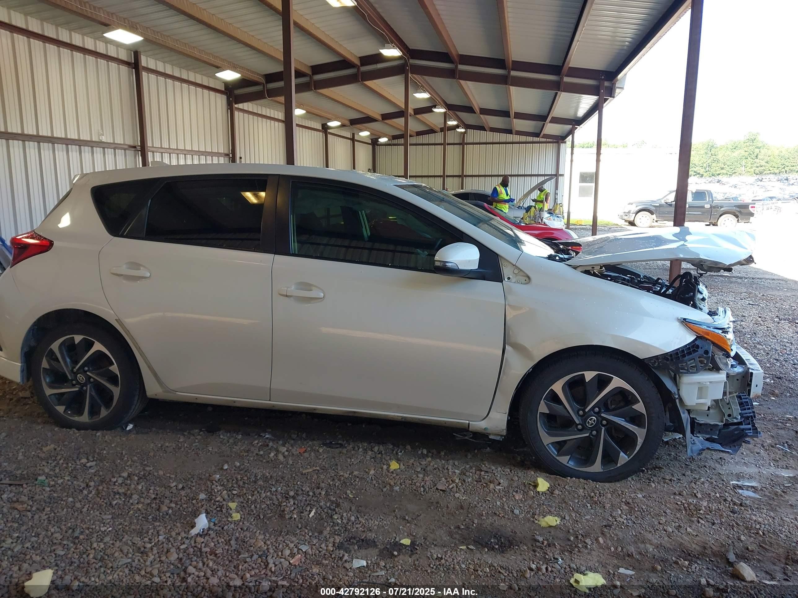 2016 Scion Im   White vin: JTNKARJE0GJ516699