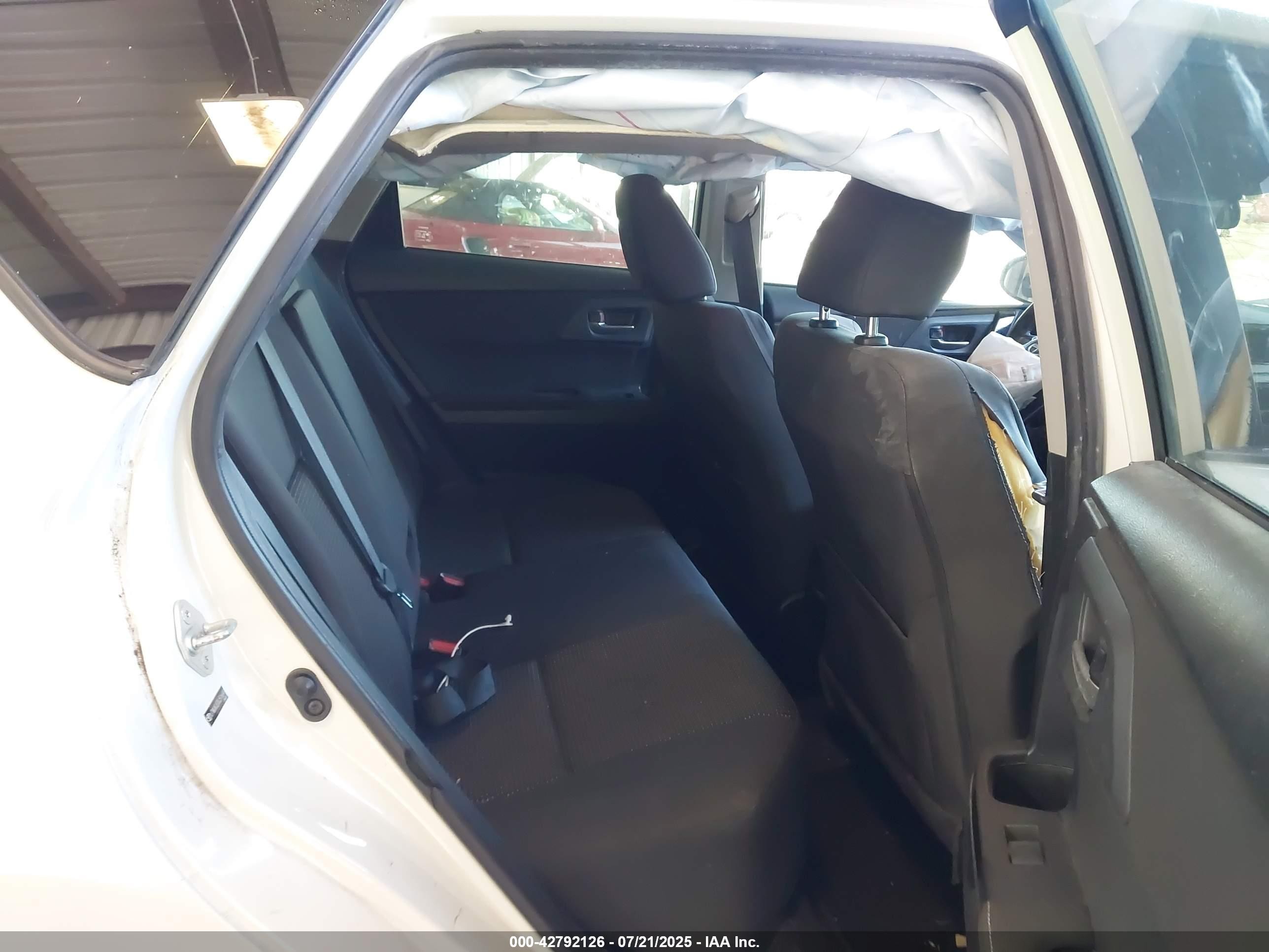 2016 Scion Im   White vin: JTNKARJE0GJ516699