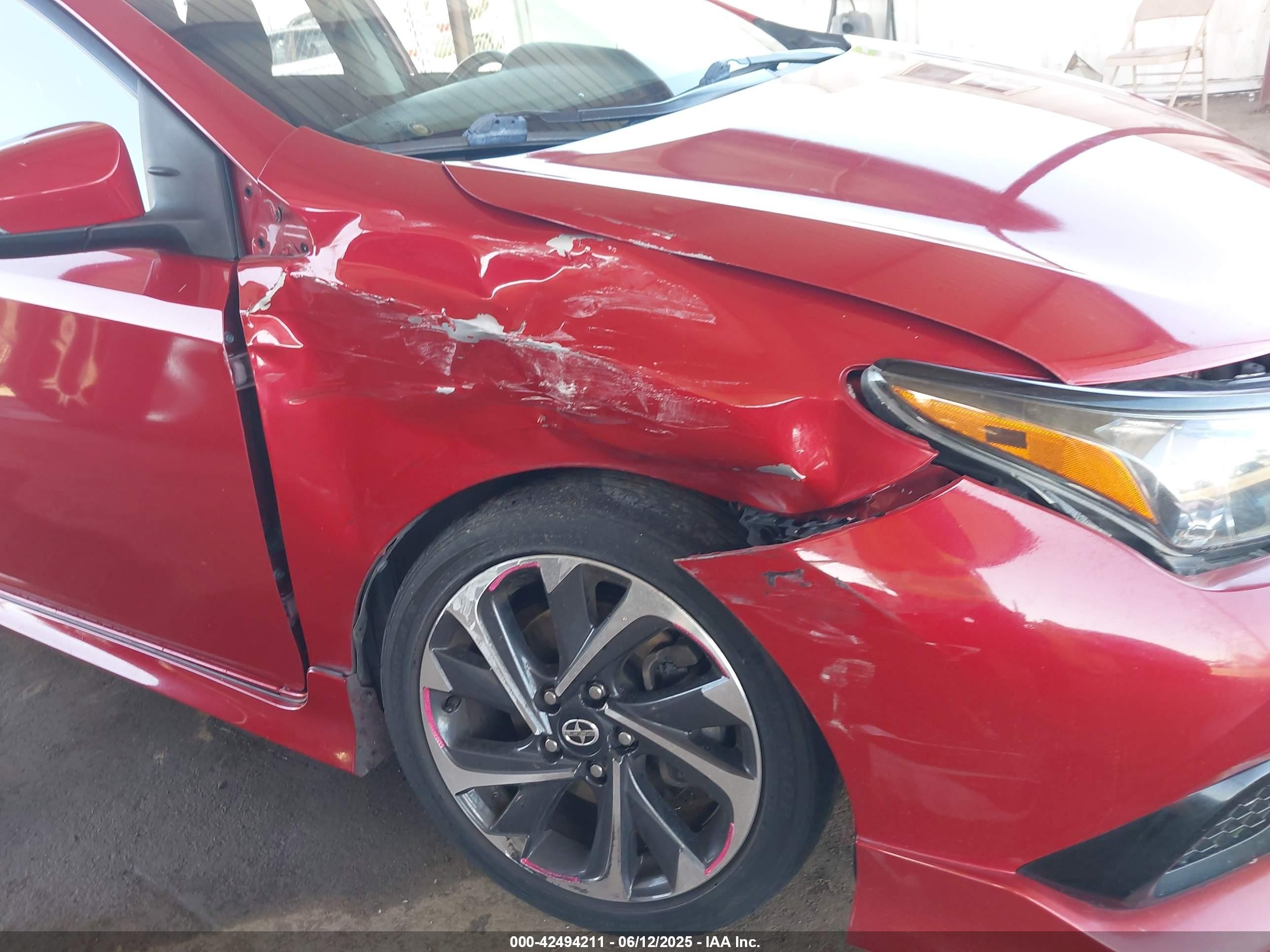2016 Scion Im   Red vin: JTNKARJE2GJ513478