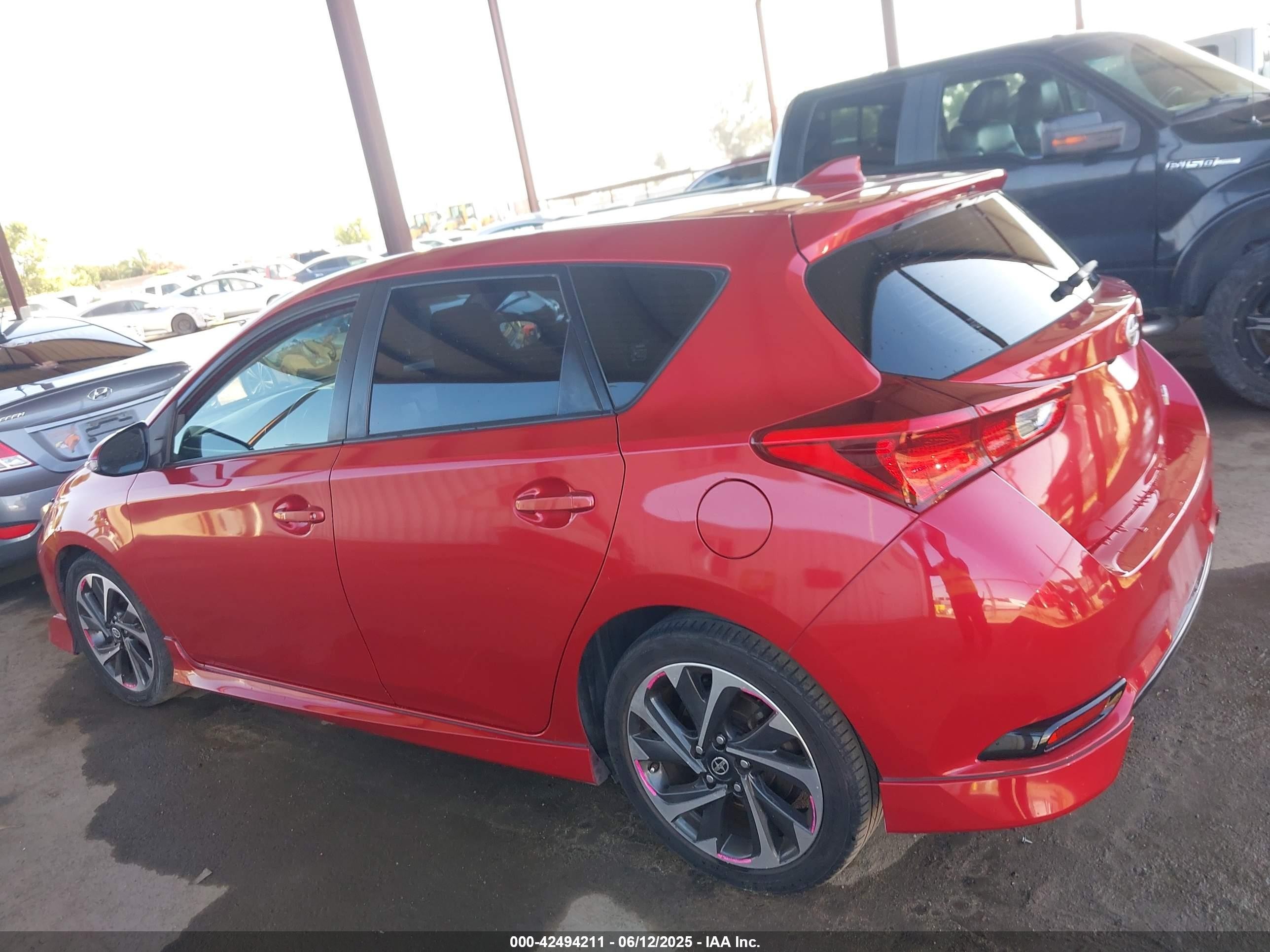 2016 Scion Im   Red vin: JTNKARJE2GJ513478