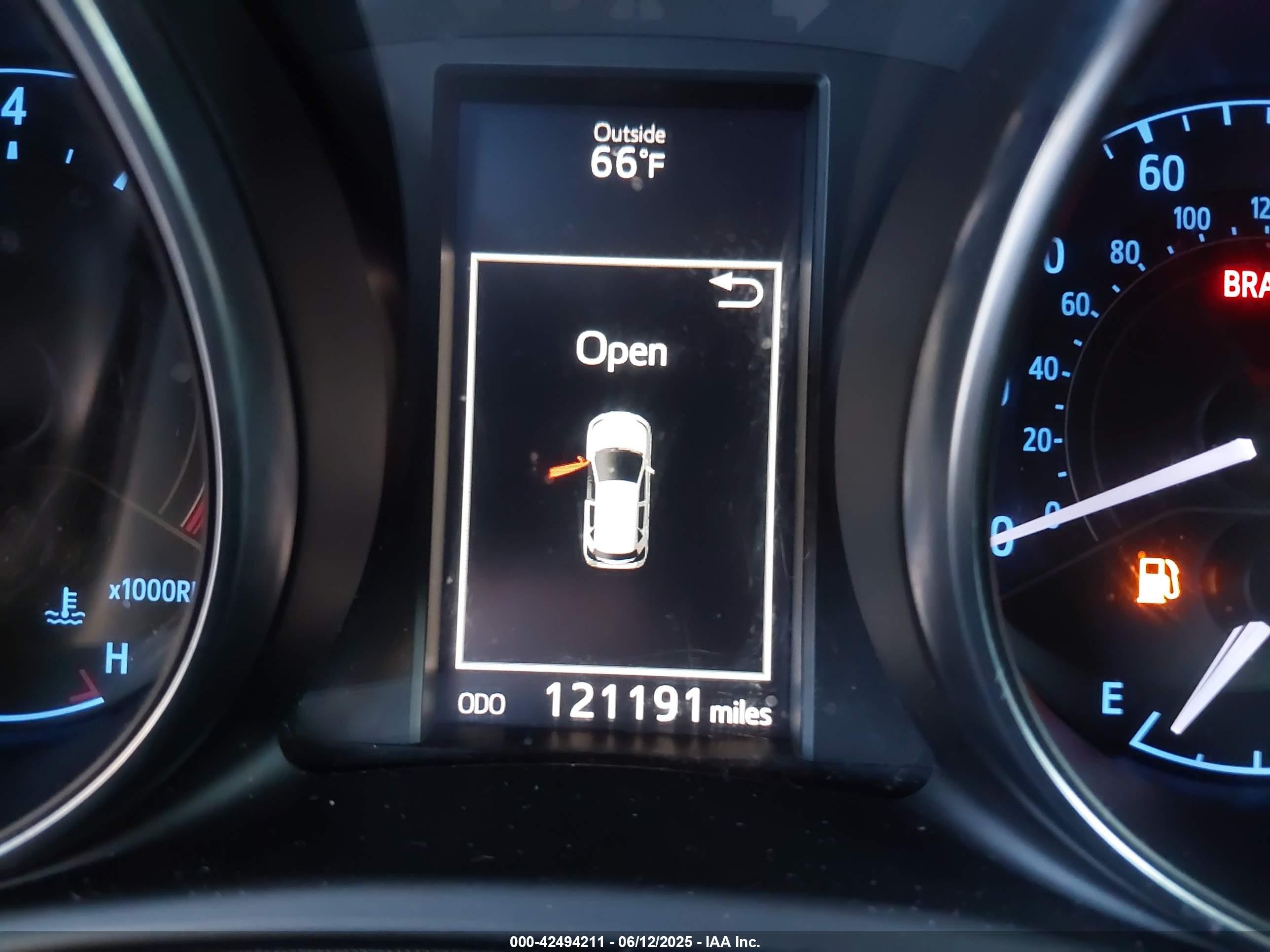 2016 Scion Im   Red vin: JTNKARJE2GJ513478