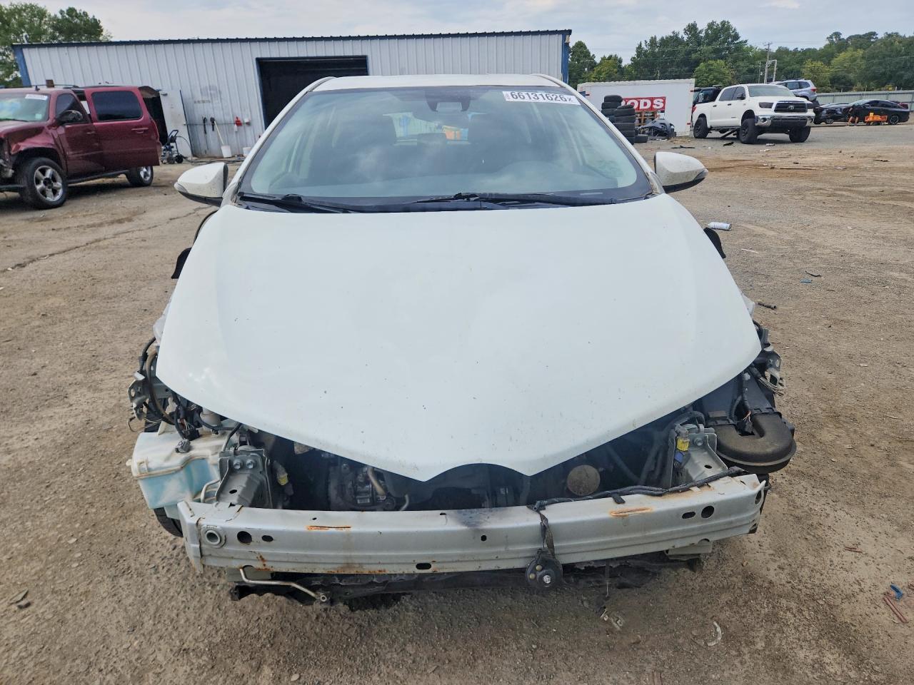 2017 Toyota Corolla Im Base White vin: JTNKARJE3HJ524488