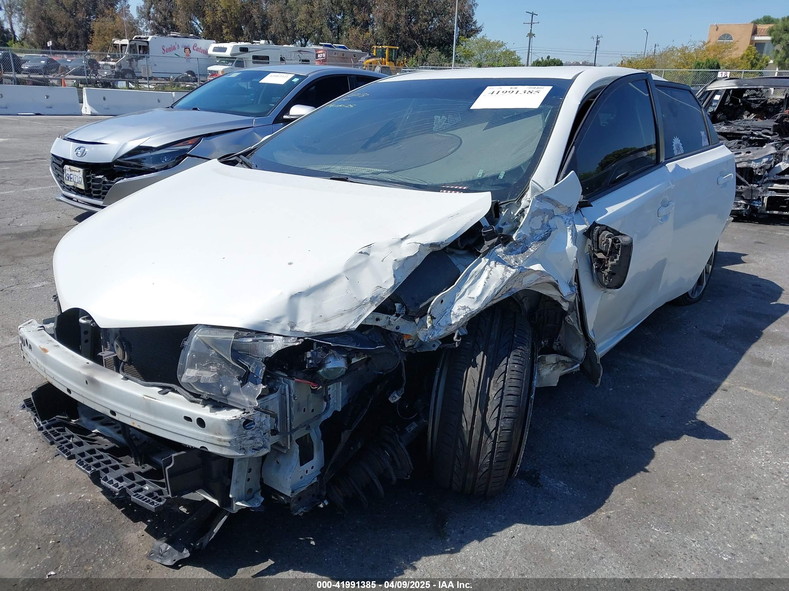 2016 Scion Im   White vin: JTNKARJE4GJ517211
