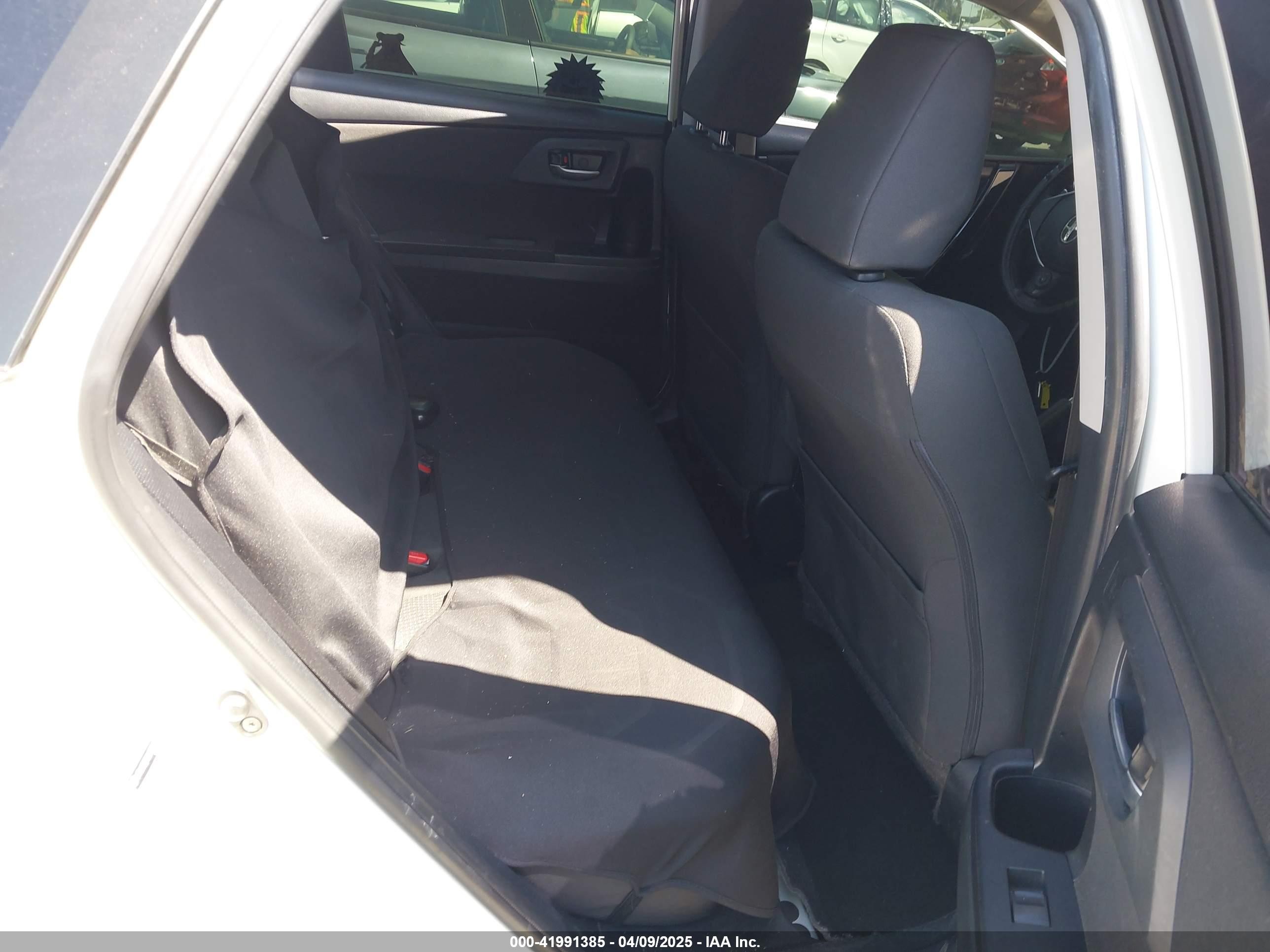 2016 Scion Im   White vin: JTNKARJE4GJ517211