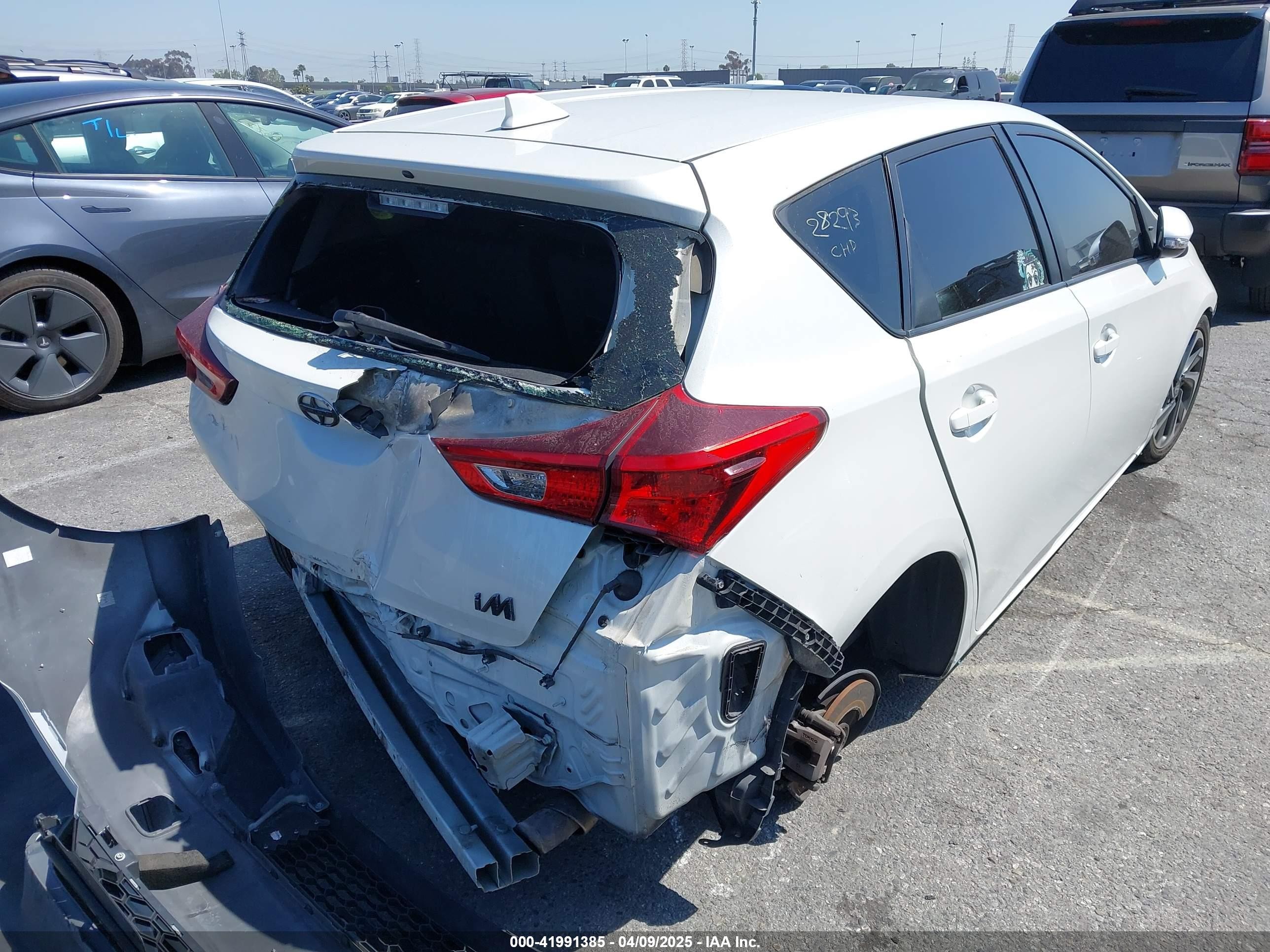 2016 Scion Im   White vin: JTNKARJE4GJ517211