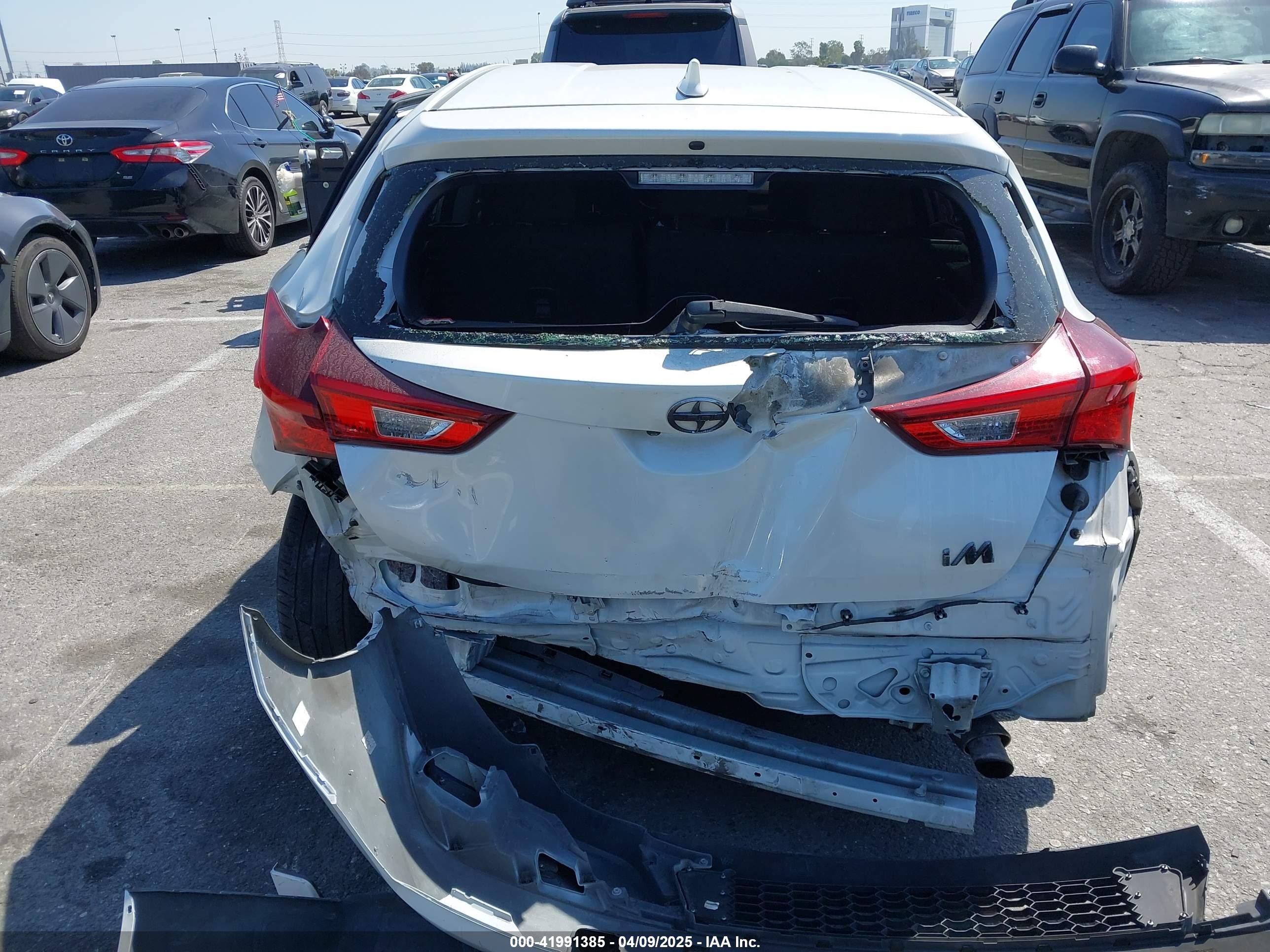 2016 Scion Im   White vin: JTNKARJE4GJ517211