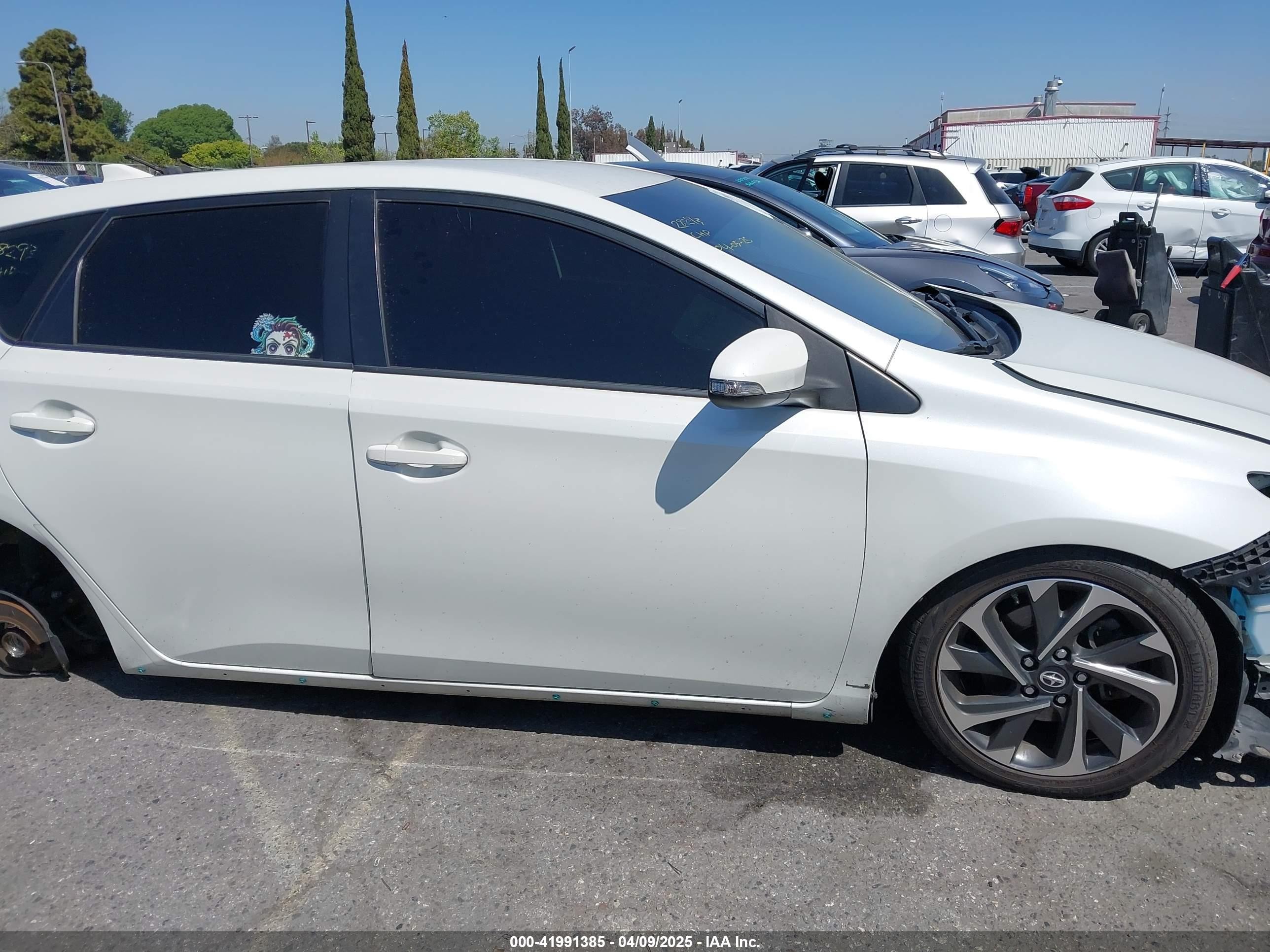 2016 Scion Im   White vin: JTNKARJE4GJ517211