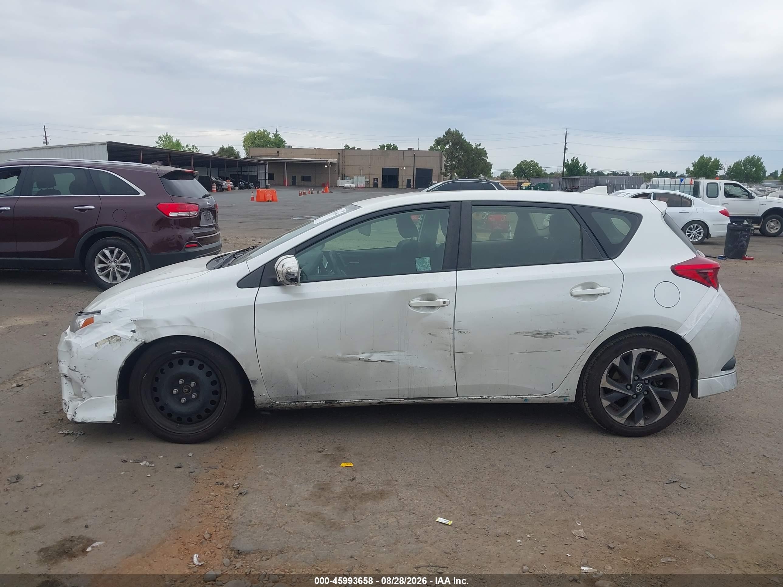 2016 Toyota Scion Im White vin: JTNKARJE4GJ520772