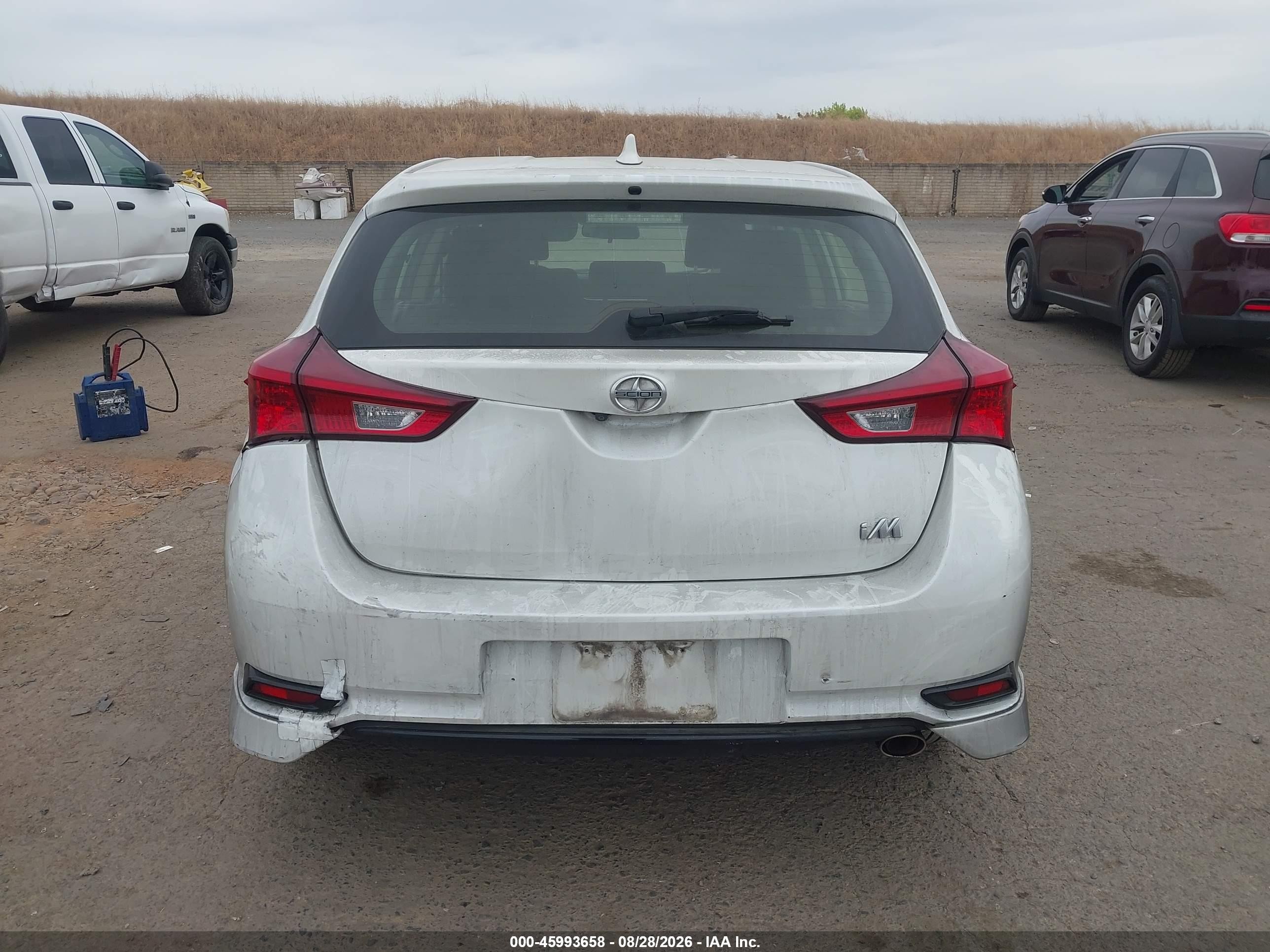 2016 Toyota Scion Im White vin: JTNKARJE4GJ520772