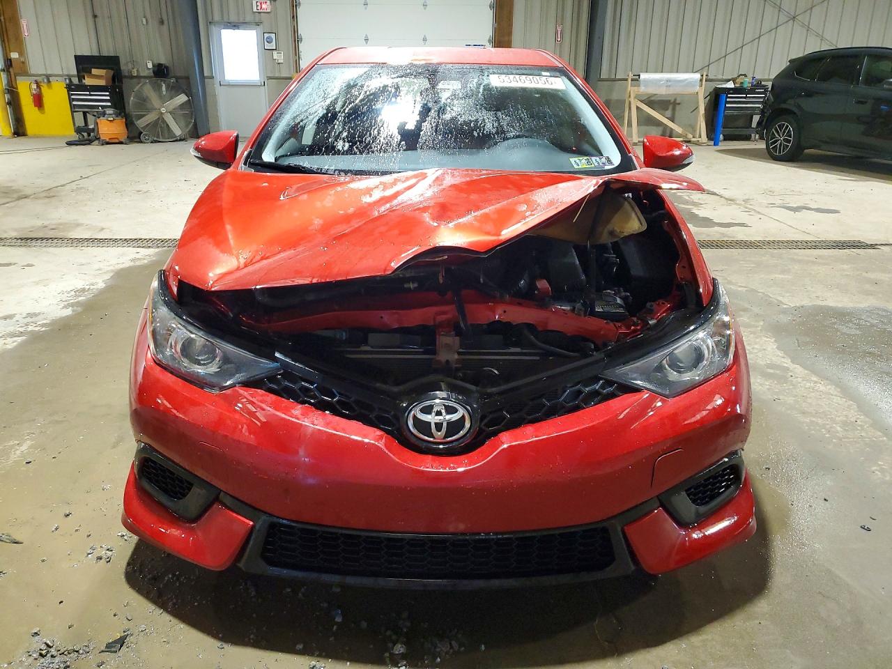 2017 Toyota Corolla Im Base Красный vin: JTNKARJE8HJ539133