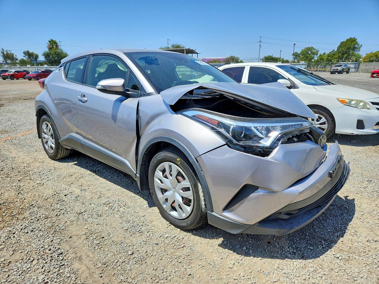 2019 Toyota C-hr Le Silver vin: JTNKHMBX1K1046934