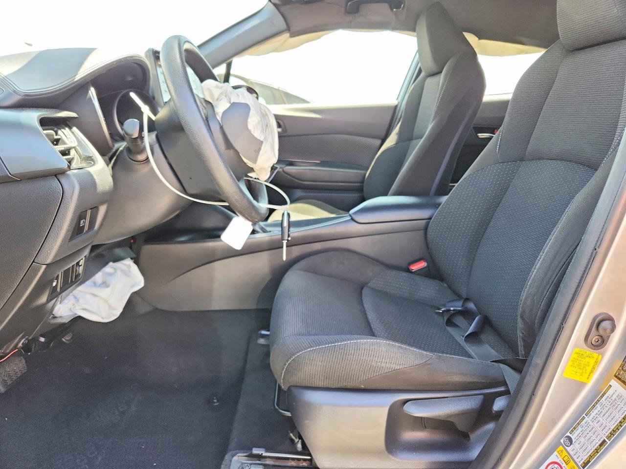 2019 Toyota C-hr Le Silver vin: JTNKHMBX1K1046934