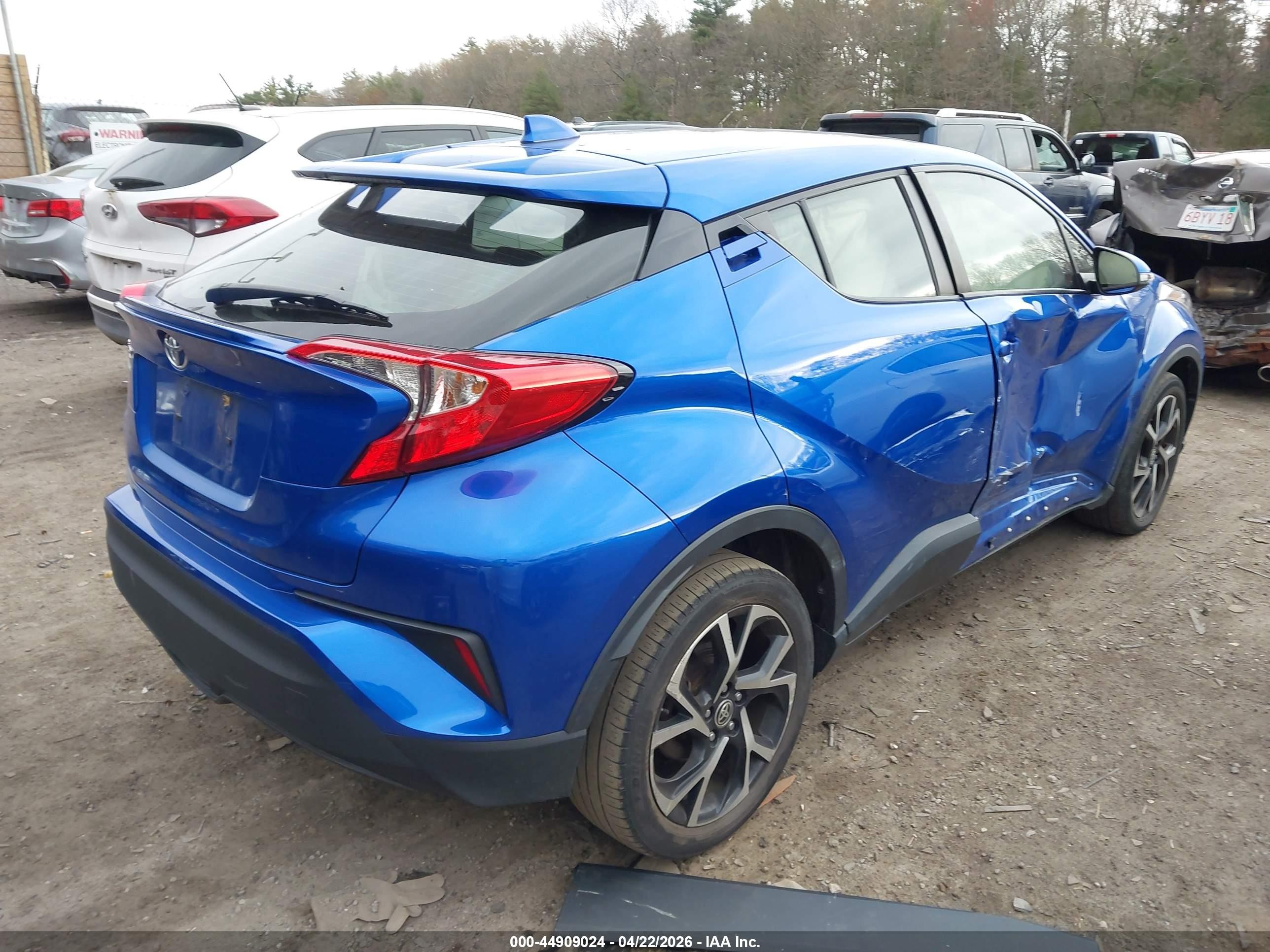2020 Toyota C-hr Xle Blue vin: JTNKHMBX4L1082814