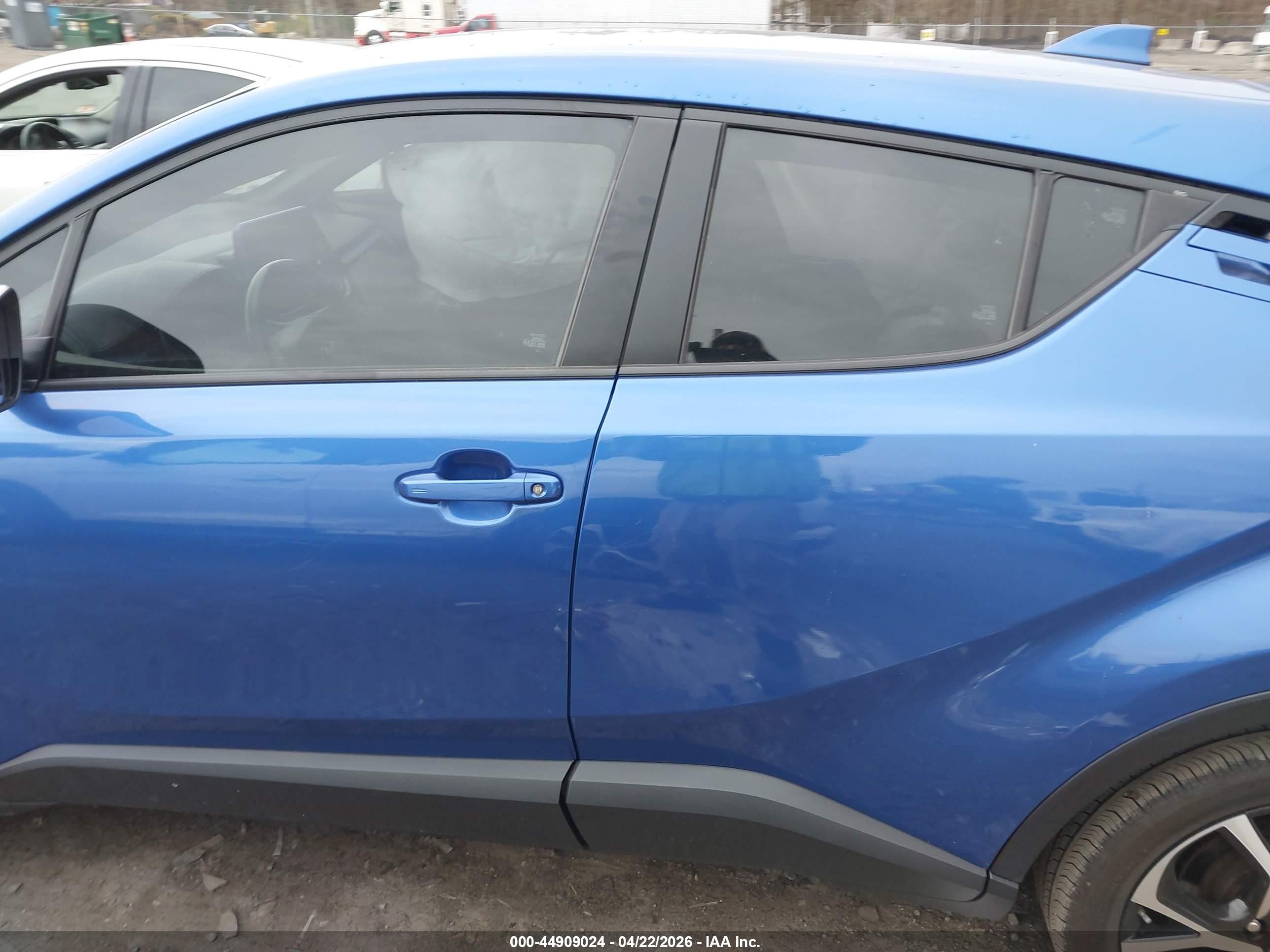 2020 Toyota C-hr Xle Blue vin: JTNKHMBX4L1082814