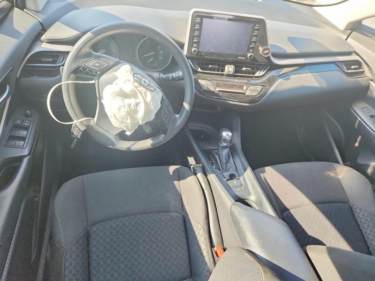 2021 Toyota C-hr Le Black vin: JTNKHMBX7M1122143
