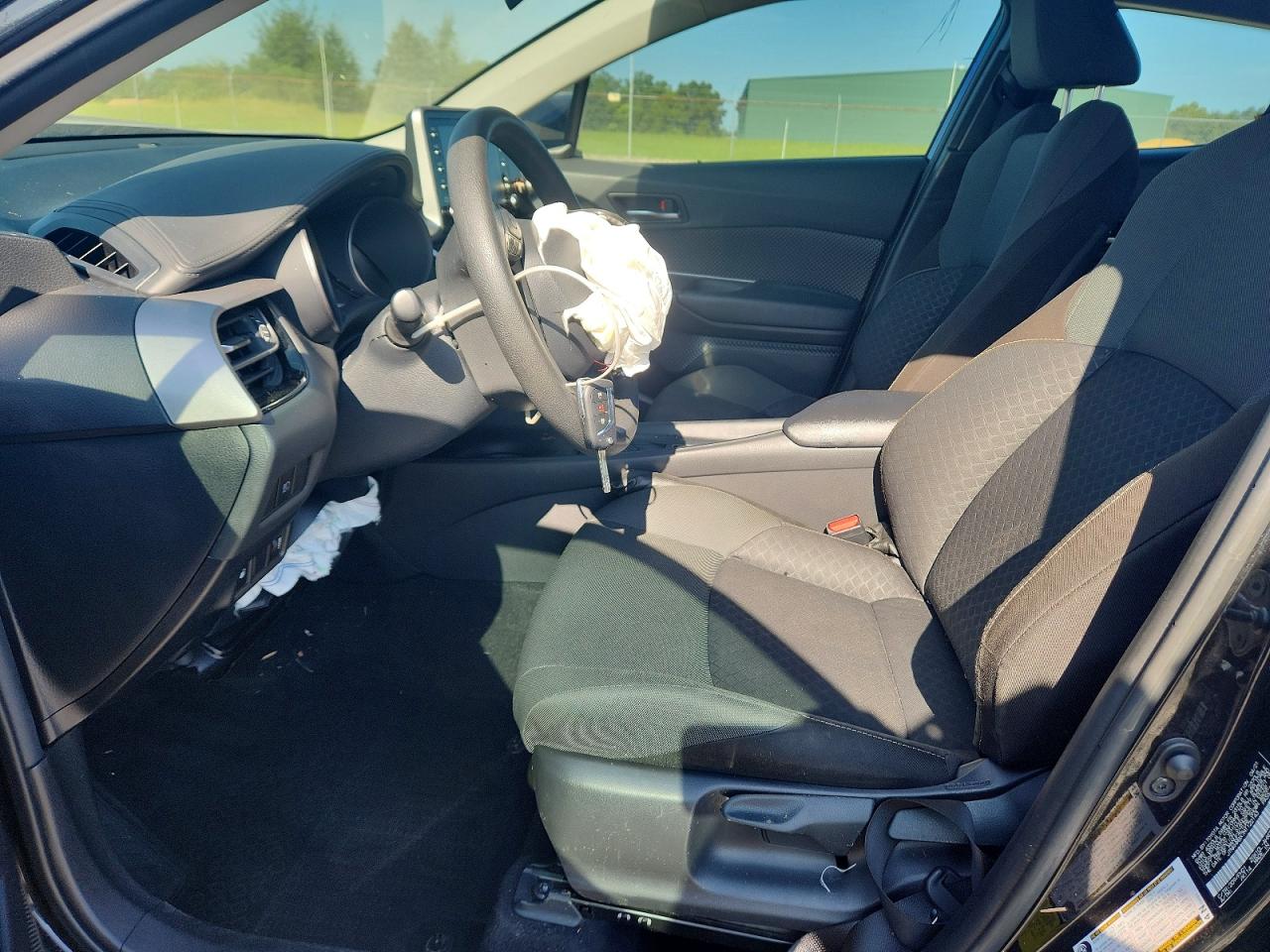 2021 Toyota C-hr Le Black vin: JTNKHMBX7M1122143