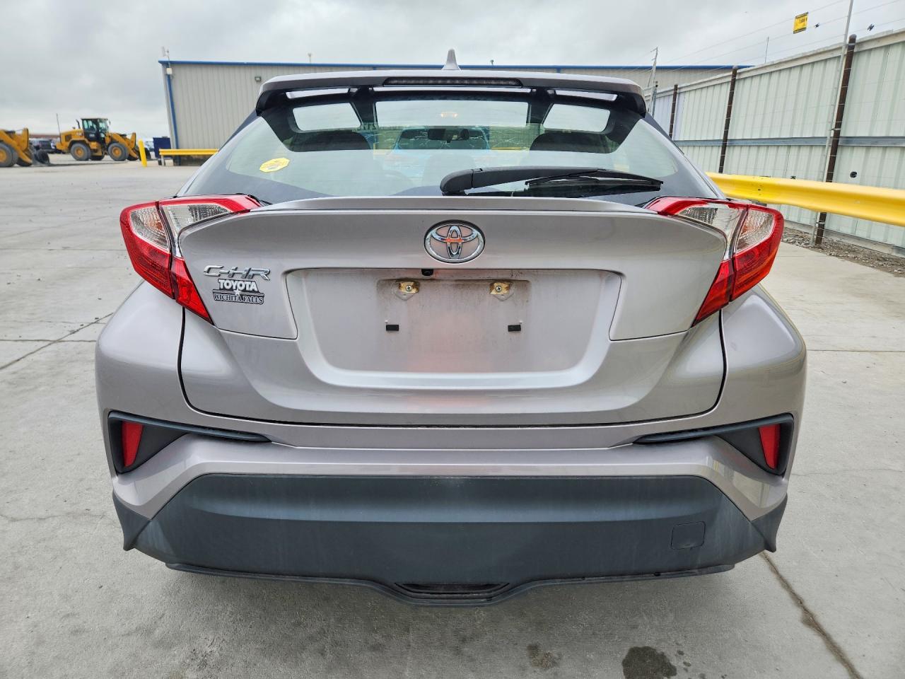 2020 Toyota C-hr Le Silver vin: JTNKHMBX9L1089919