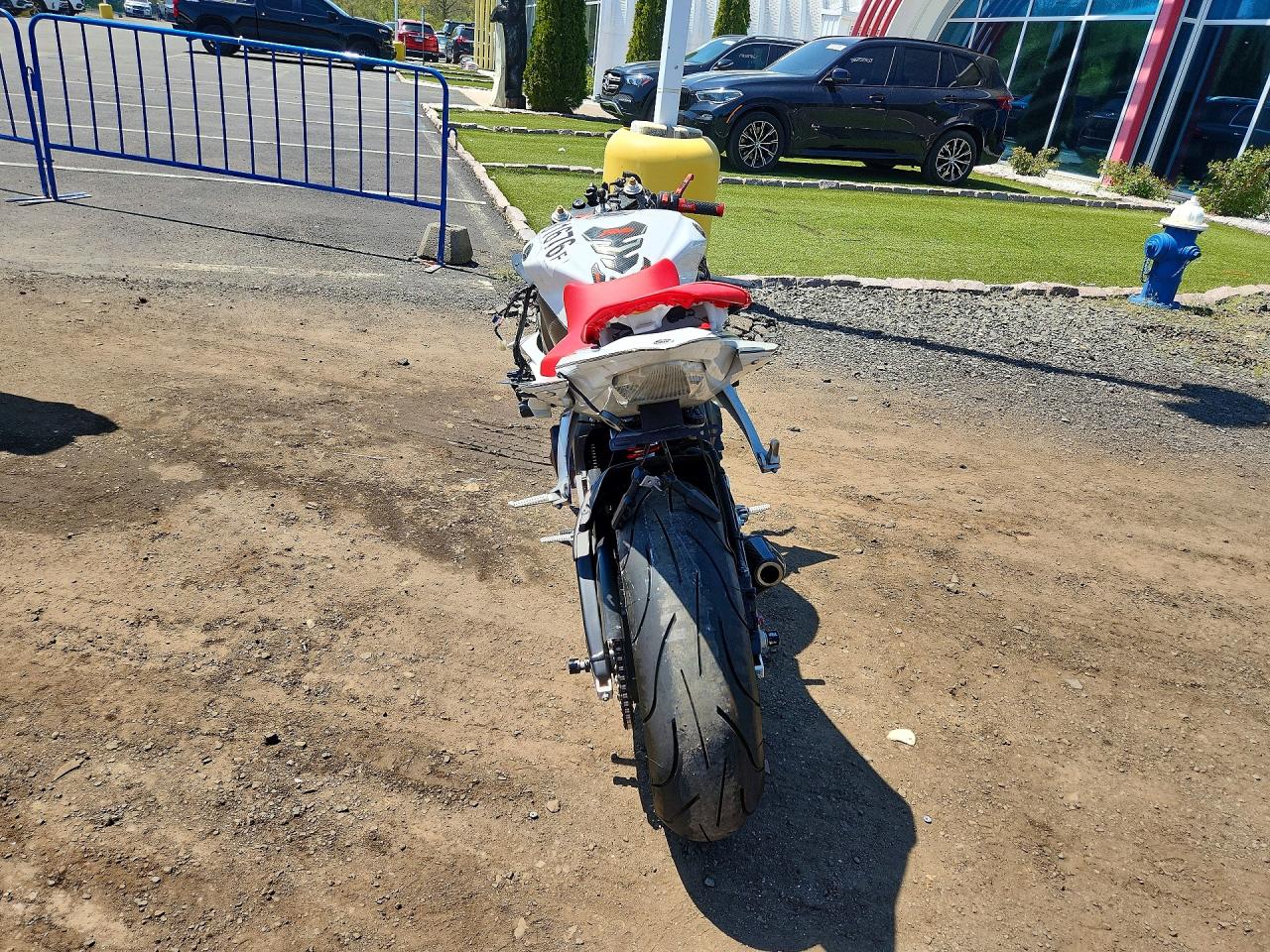2010 Yamaha Yzfr6 Белый vin: JYARJ16E2AA020738