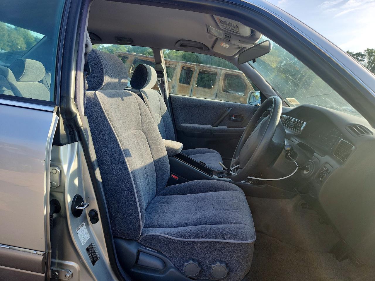 1998 Toyota Uk Silver vin: JZS15101005770000