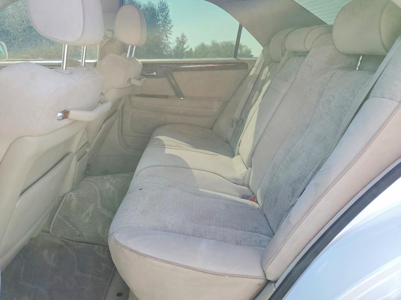 2000 Toyota Alavon White vin: JZS1750033993