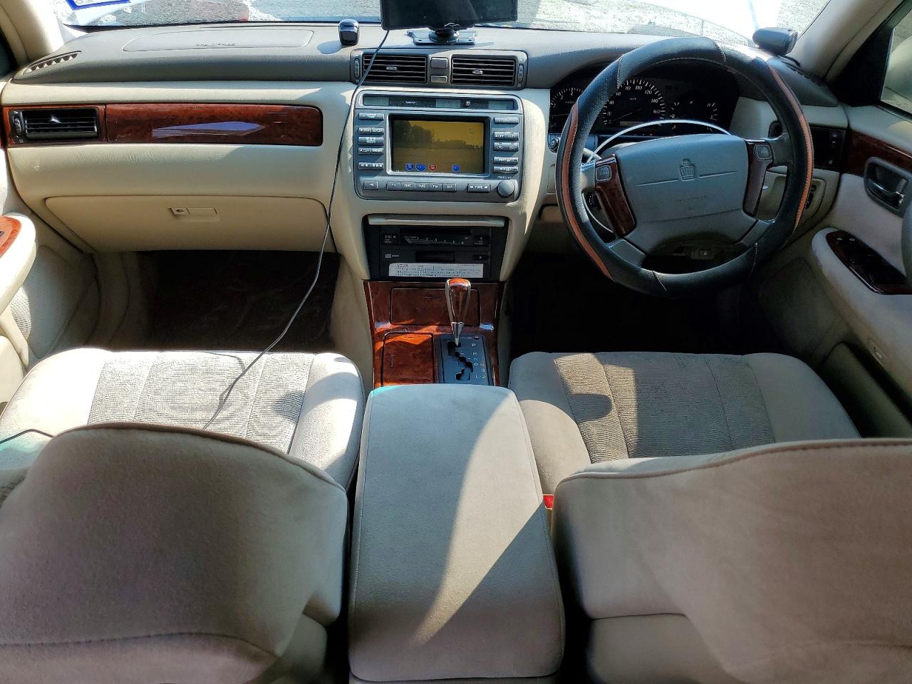 2000 Toyota Alavon White vin: JZS1750033993