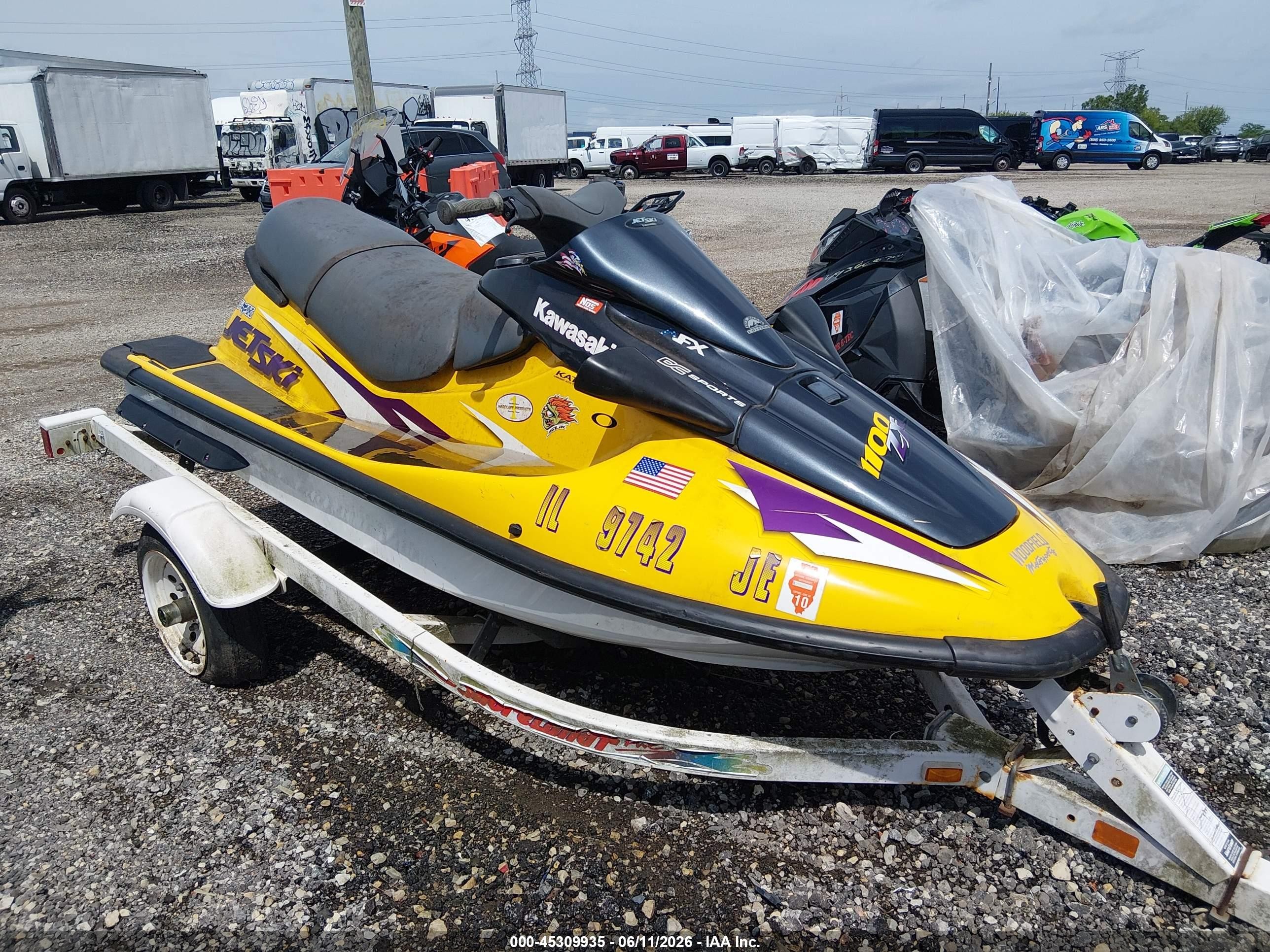 KAW33093G898