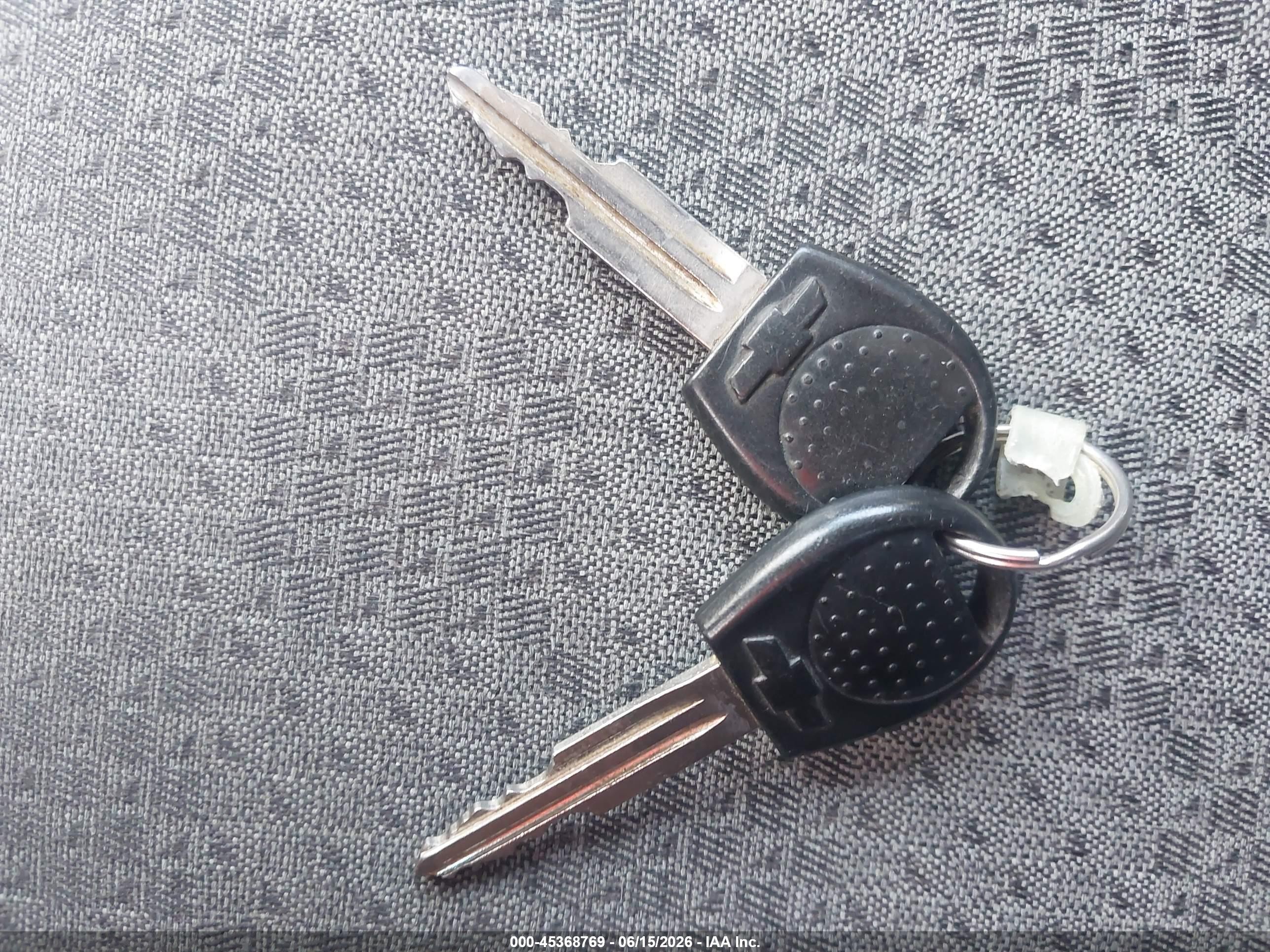 2004 Chevrolet Aveo   Серебряный vin: KL1TD52624B255704