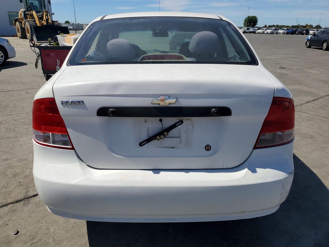 2004 Chevrolet Aveo White vin: KL1TD52644B188703