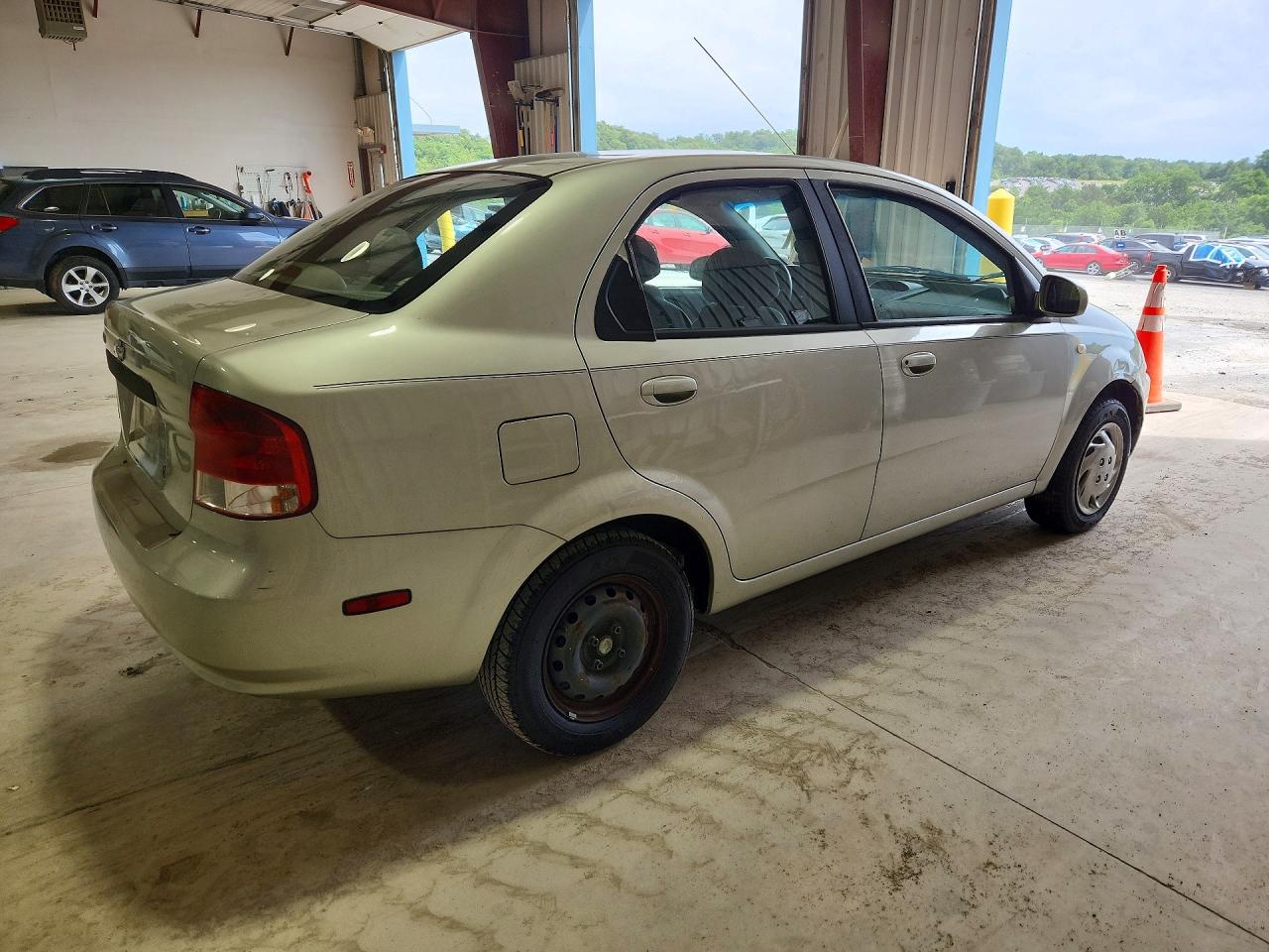 2005 Chevrolet Aveo Base Silver vin: KL1TD52665B446561